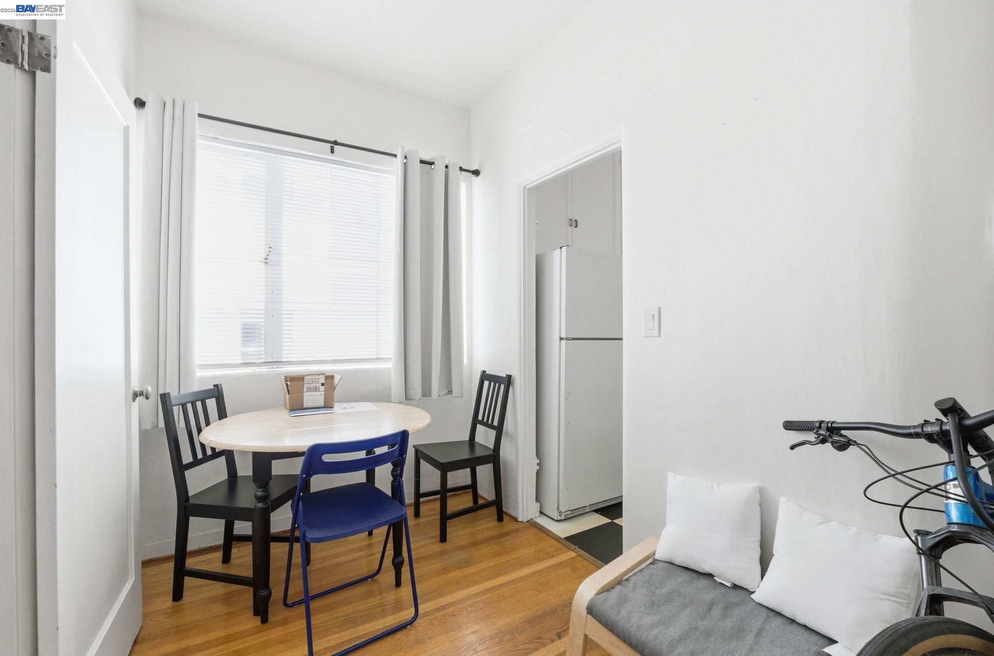 Detail Gallery Image 22 of 34 For 1682 Oxford St, Berkeley,  CA 94709 - – Beds | – Baths