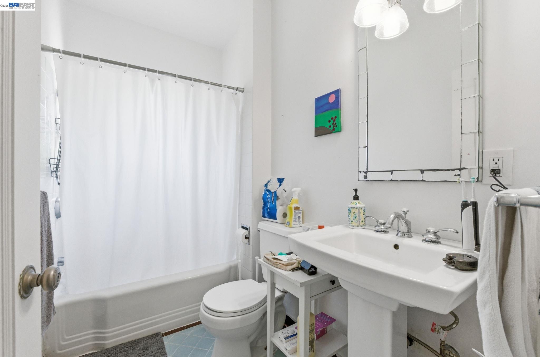 Detail Gallery Image 26 of 34 For 1682 Oxford St, Berkeley,  CA 94709 - – Beds | – Baths