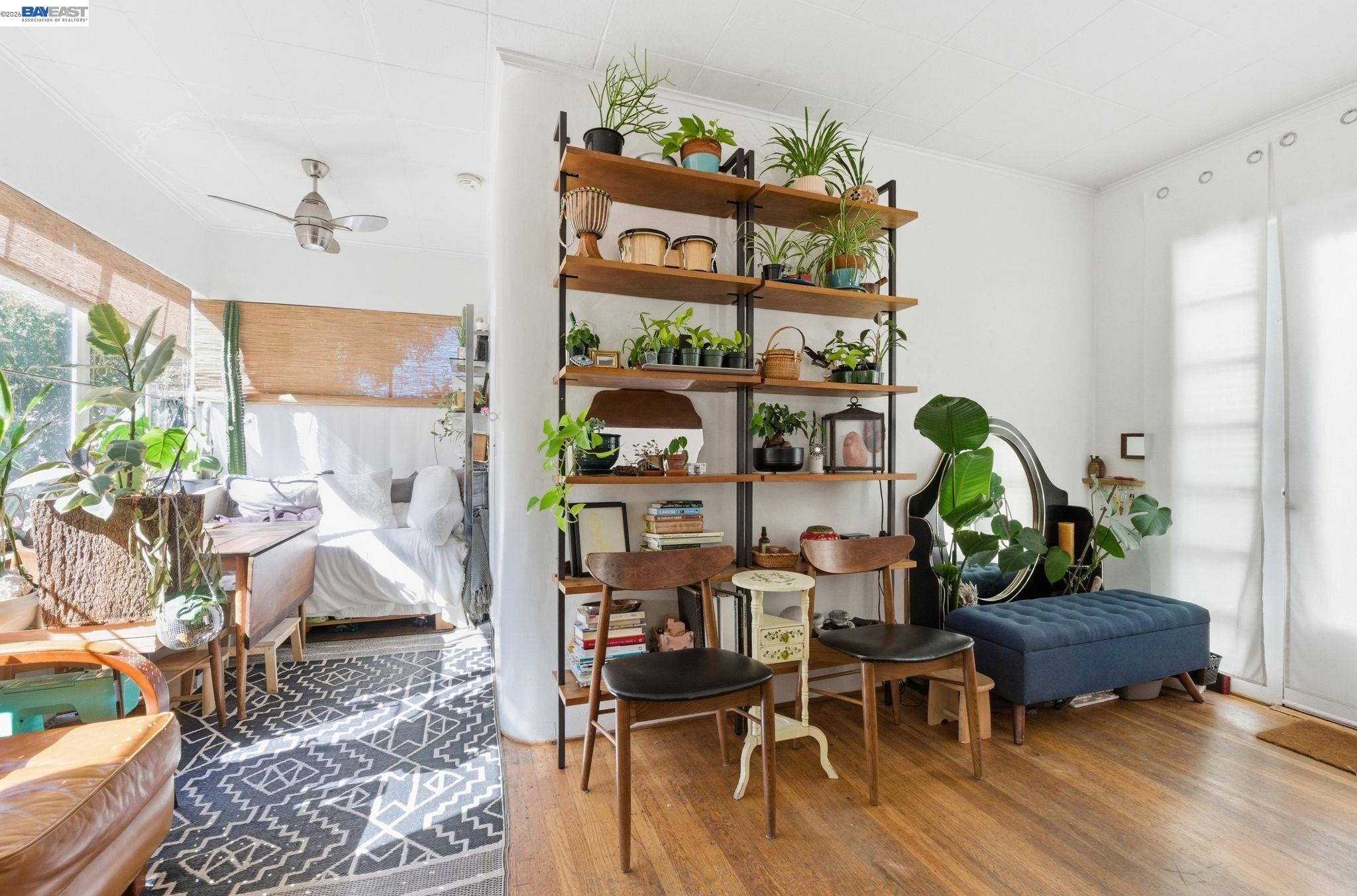 Detail Gallery Image 4 of 34 For 1682 Oxford St, Berkeley,  CA 94709 - – Beds | – Baths