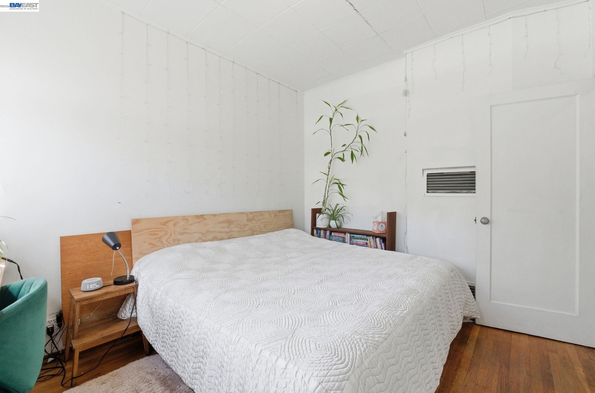 Detail Gallery Image 9 of 34 For 1682 Oxford St, Berkeley,  CA 94709 - – Beds | – Baths