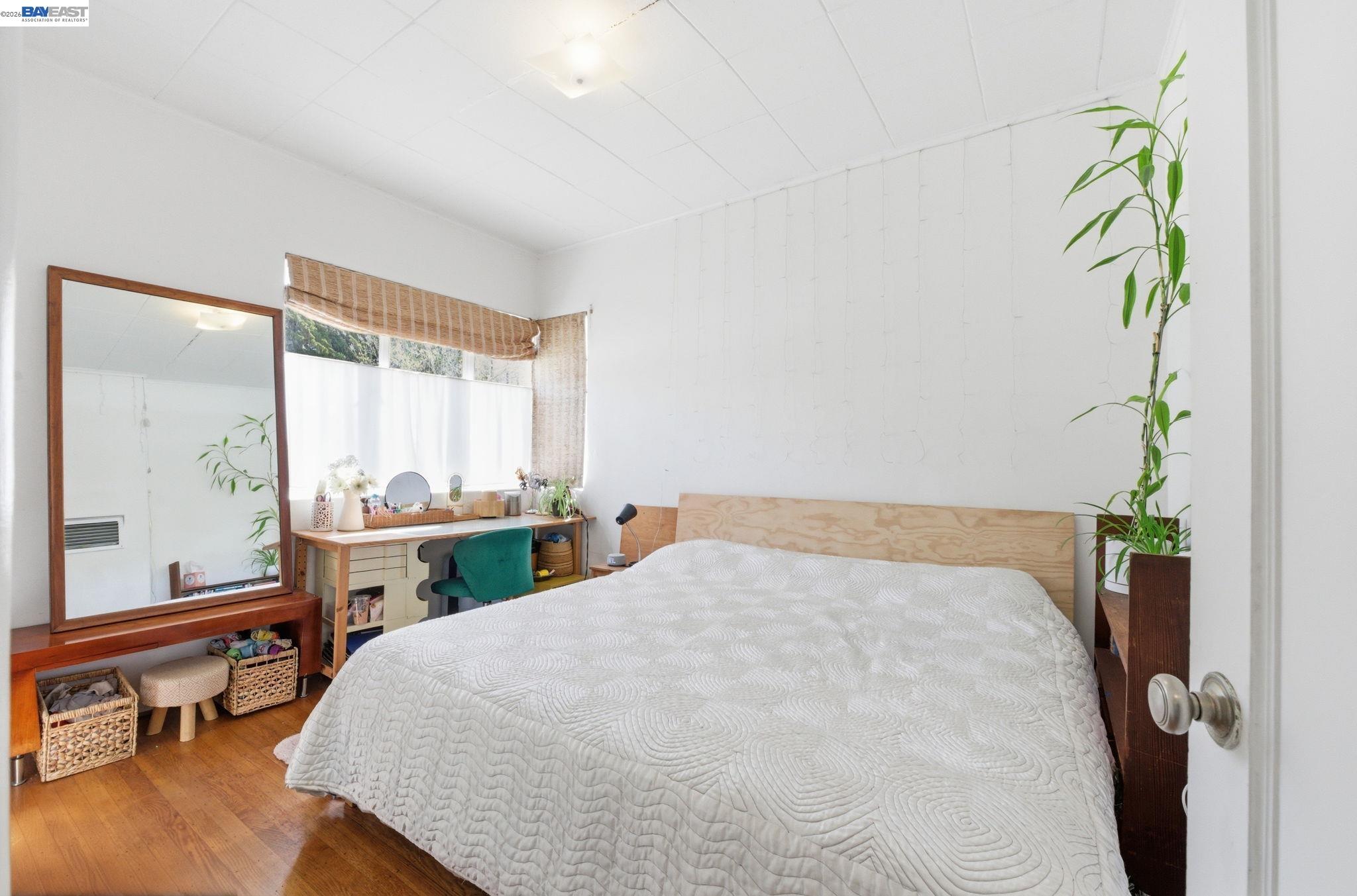 Detail Gallery Image 10 of 34 For 1682 Oxford St, Berkeley,  CA 94709 - – Beds | – Baths