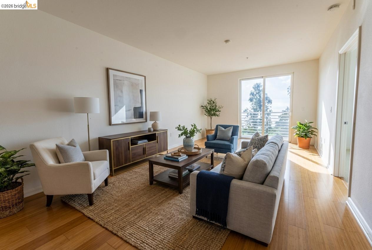 Detail Gallery Image 3 of 10 For 301 Crescent Ct #3307,  San Francisco,  CA 94134 - 2 Beds | 2 Baths