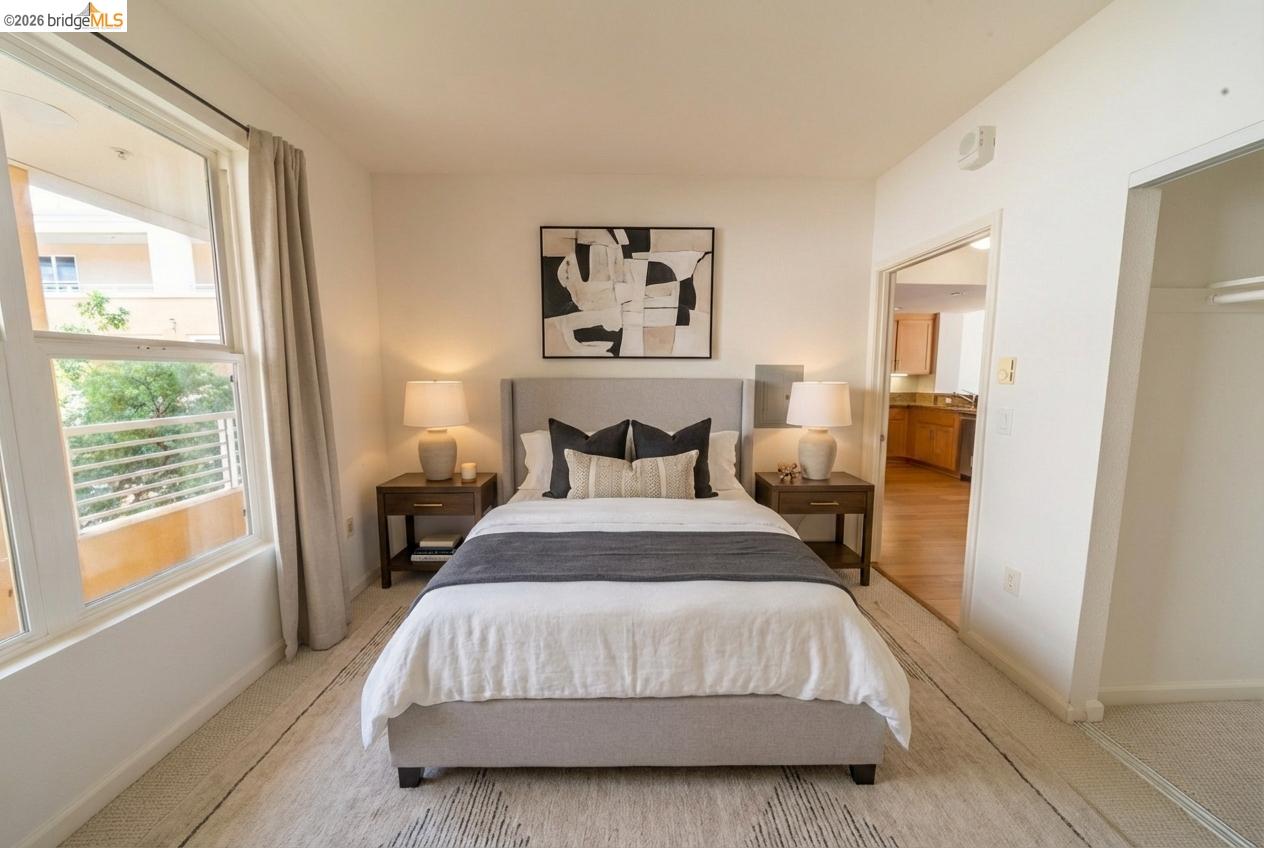 Detail Gallery Image 4 of 10 For 301 Crescent Ct #3307,  San Francisco,  CA 94134 - 2 Beds | 2 Baths