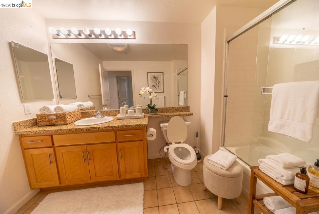 Detail Gallery Image 6 of 10 For 301 Crescent Ct #3307,  San Francisco,  CA 94134 - 2 Beds | 2 Baths