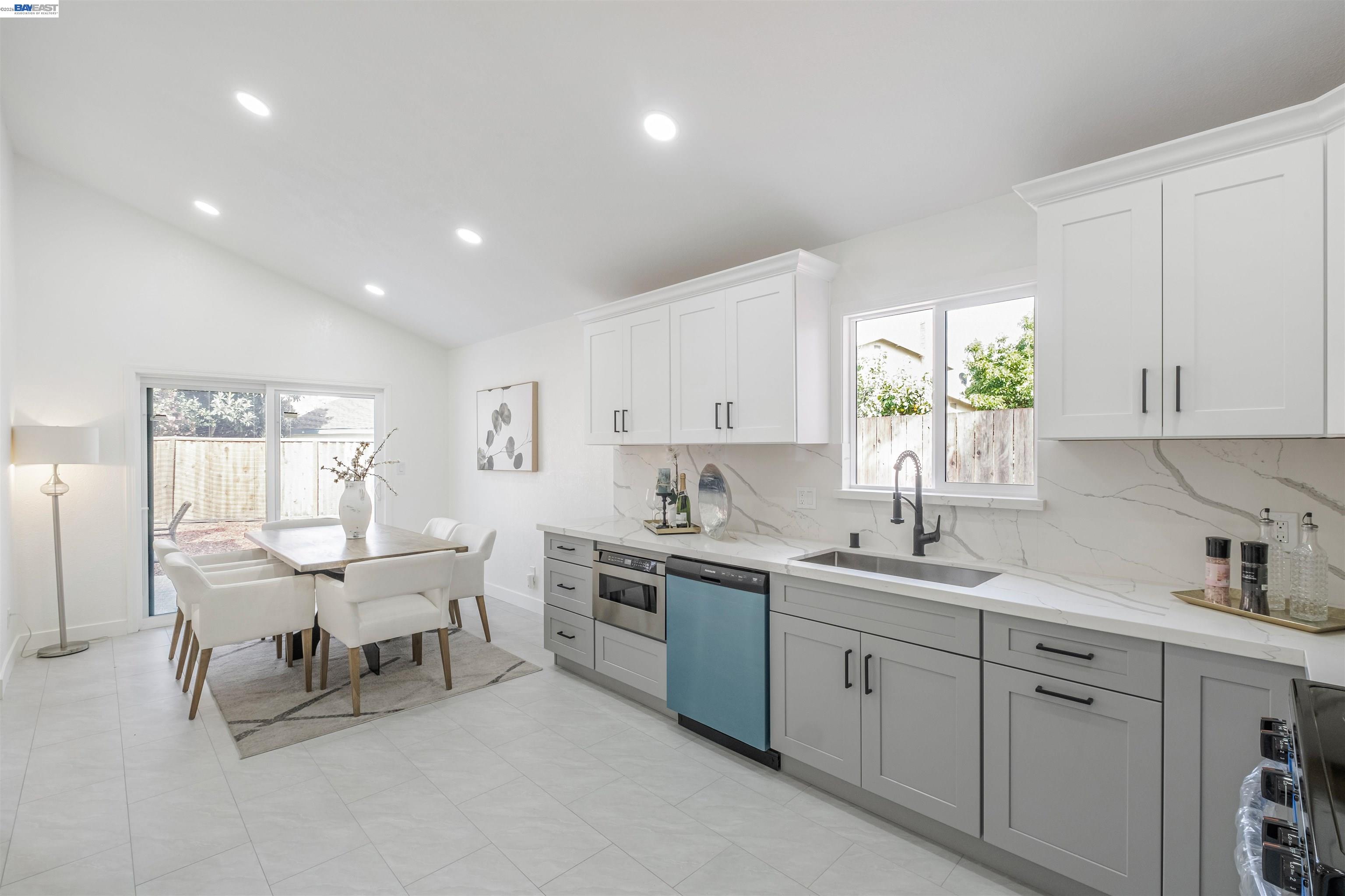 Detail Gallery Image 7 of 26 For 34858 Starling Dr, Union City,  CA 94587 - 4 Beds | 3 Baths