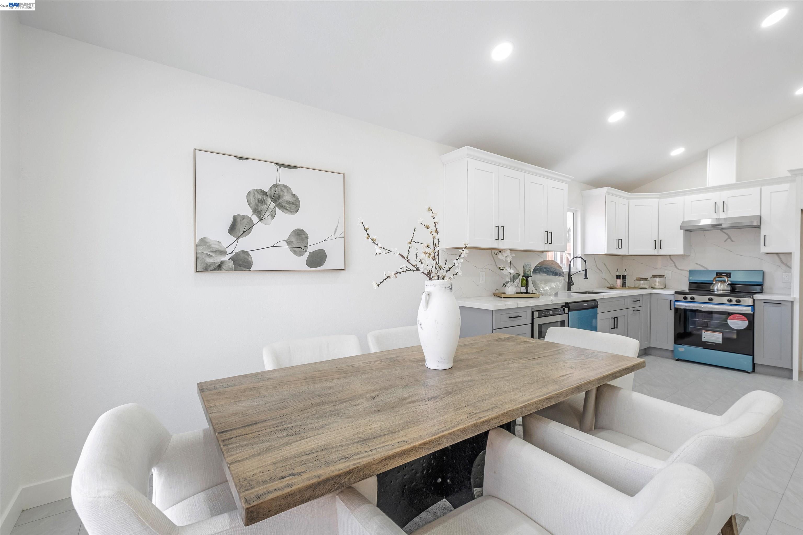 Detail Gallery Image 8 of 26 For 34858 Starling Dr, Union City,  CA 94587 - 4 Beds | 3 Baths