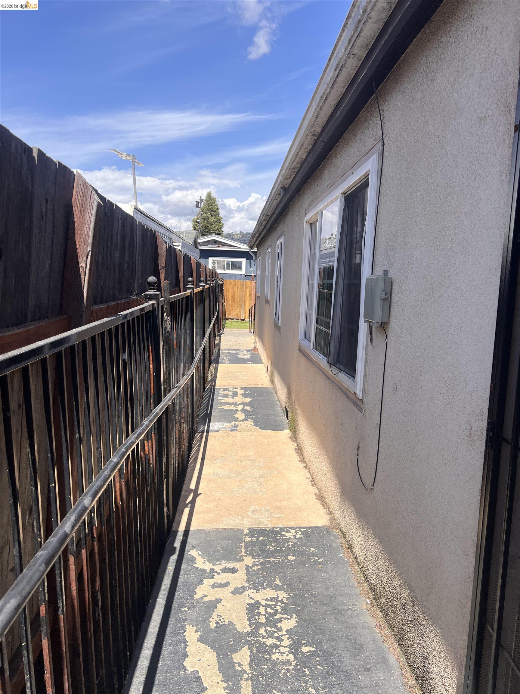 6230 Hayes St, Oakland CA 94621 — photo 5