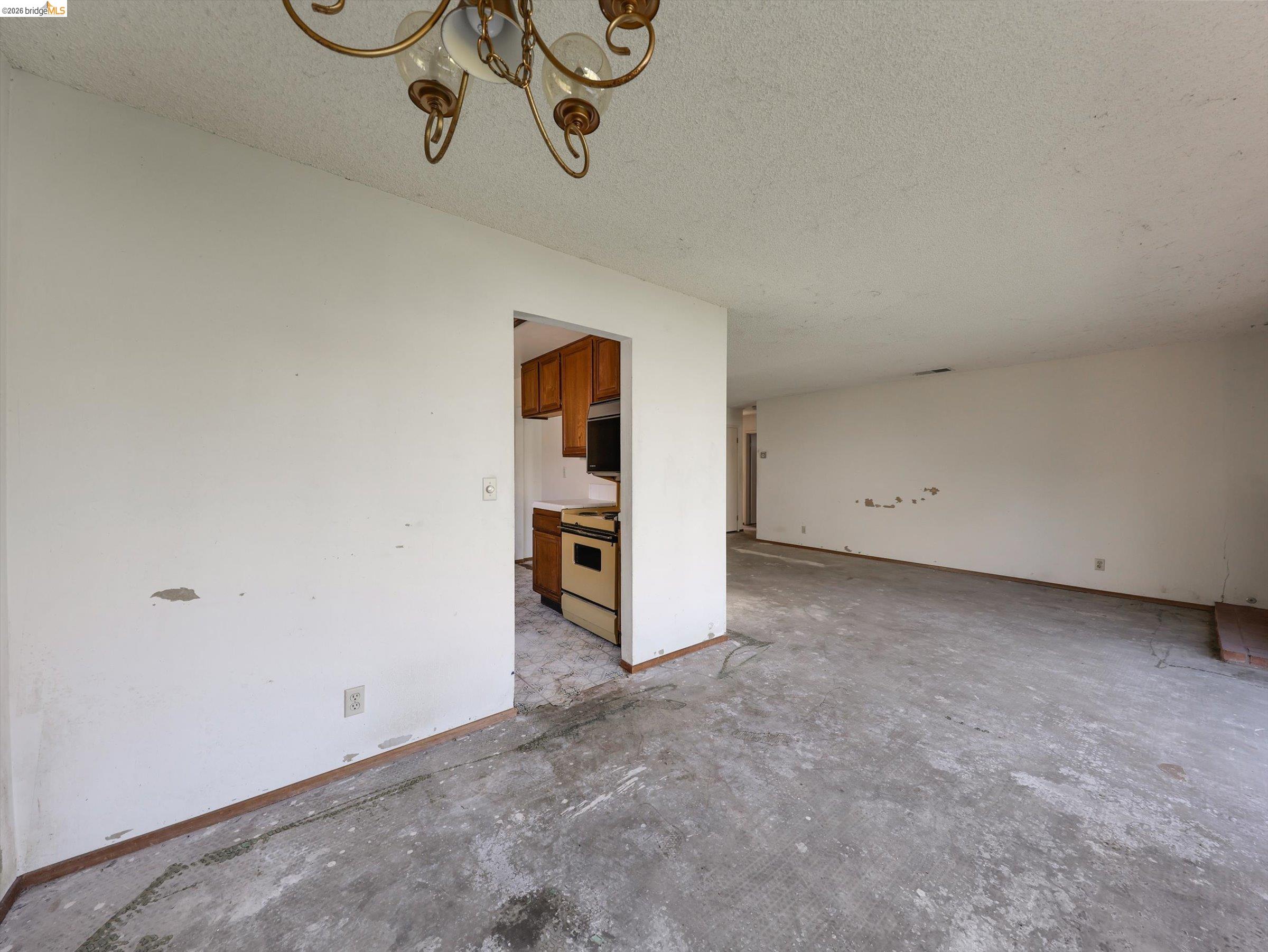 Detail Gallery Image 8 of 39 For 8093 Del Monte Ave, Newark,  CA 94560 - 3 Beds | 2 Baths