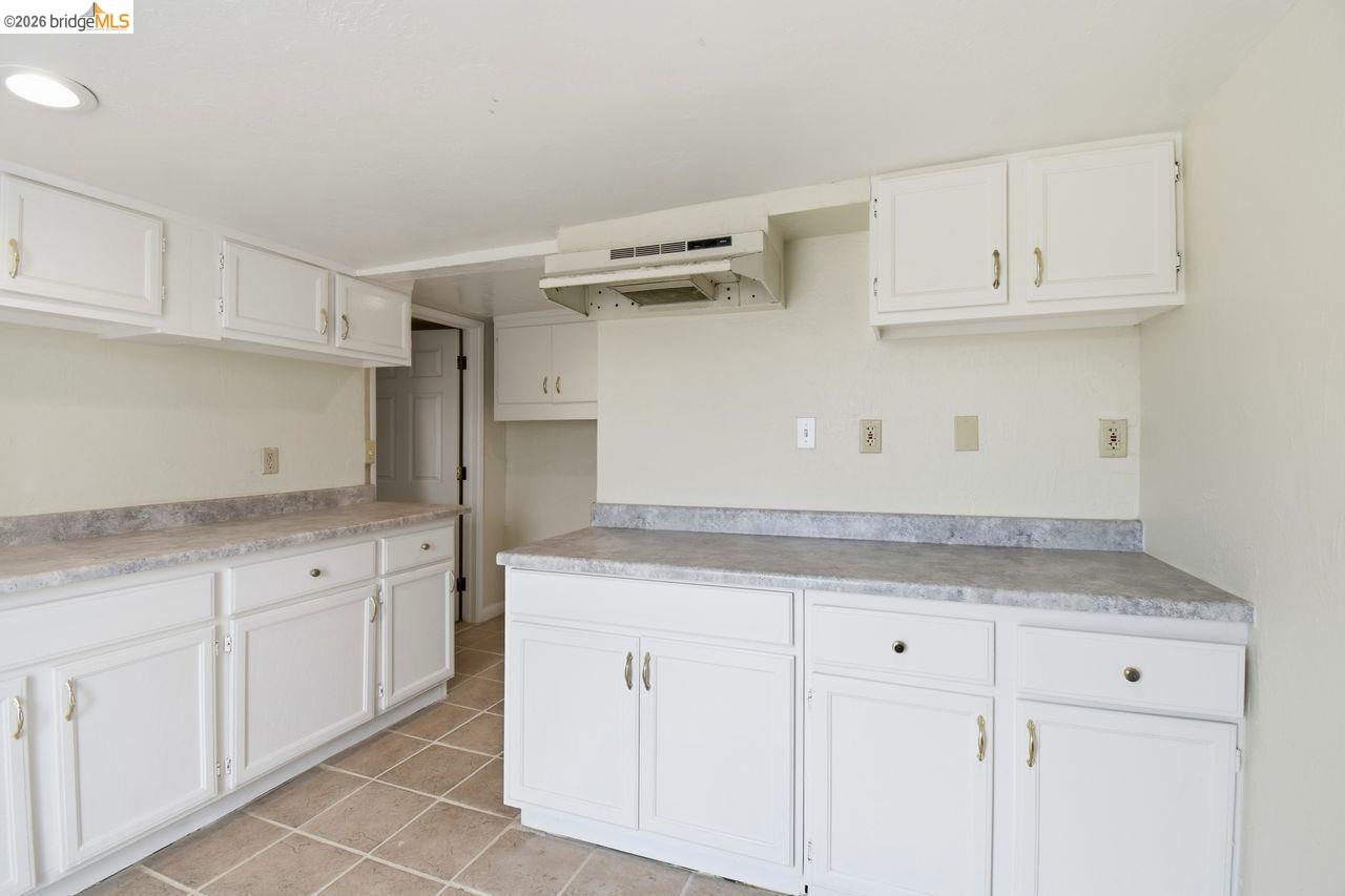 Detail Gallery Image 11 of 56 For 2809 Macdonald Ave, Richmond,  CA 94804 - – Beds | – Baths