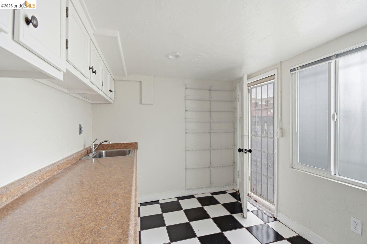 Detail Gallery Image 14 of 56 For 2809 Macdonald Ave, Richmond,  CA 94804 - – Beds | – Baths