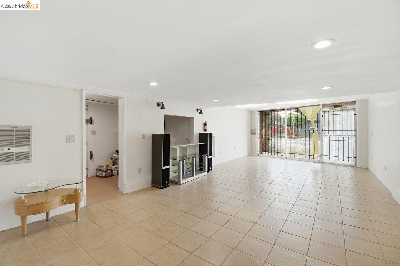 Detail Gallery Image 18 of 56 For 2809 Macdonald Ave, Richmond,  CA 94804 - – Beds | – Baths