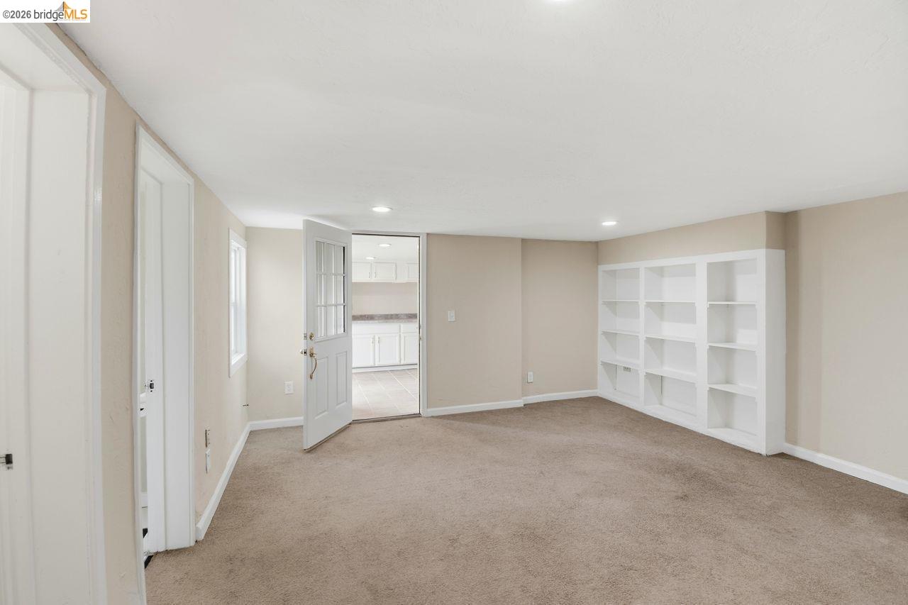 Detail Gallery Image 6 of 56 For 2809 Macdonald Ave, Richmond,  CA 94804 - – Beds | – Baths