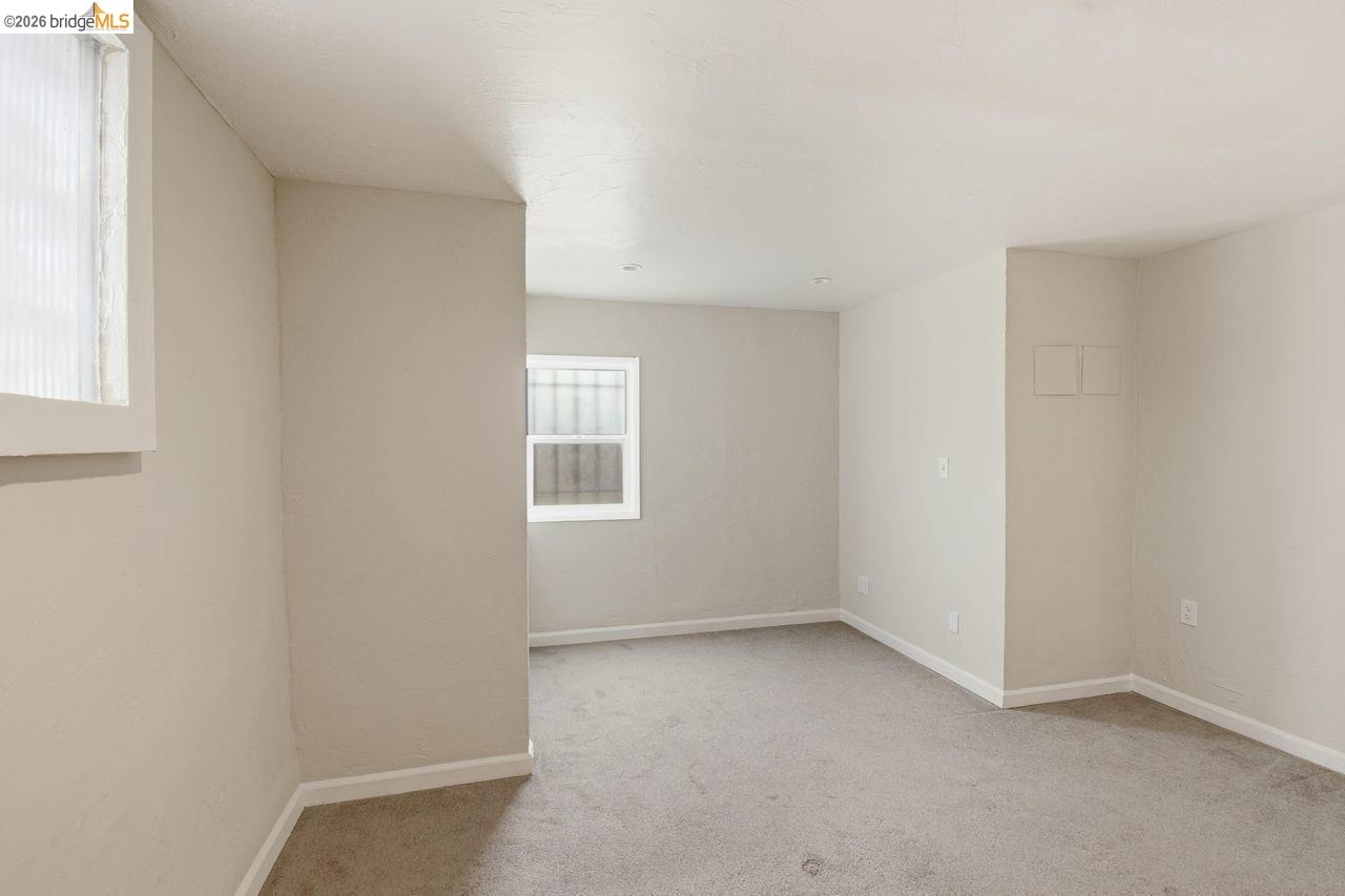 Detail Gallery Image 8 of 56 For 2809 Macdonald Ave, Richmond,  CA 94804 - – Beds | – Baths