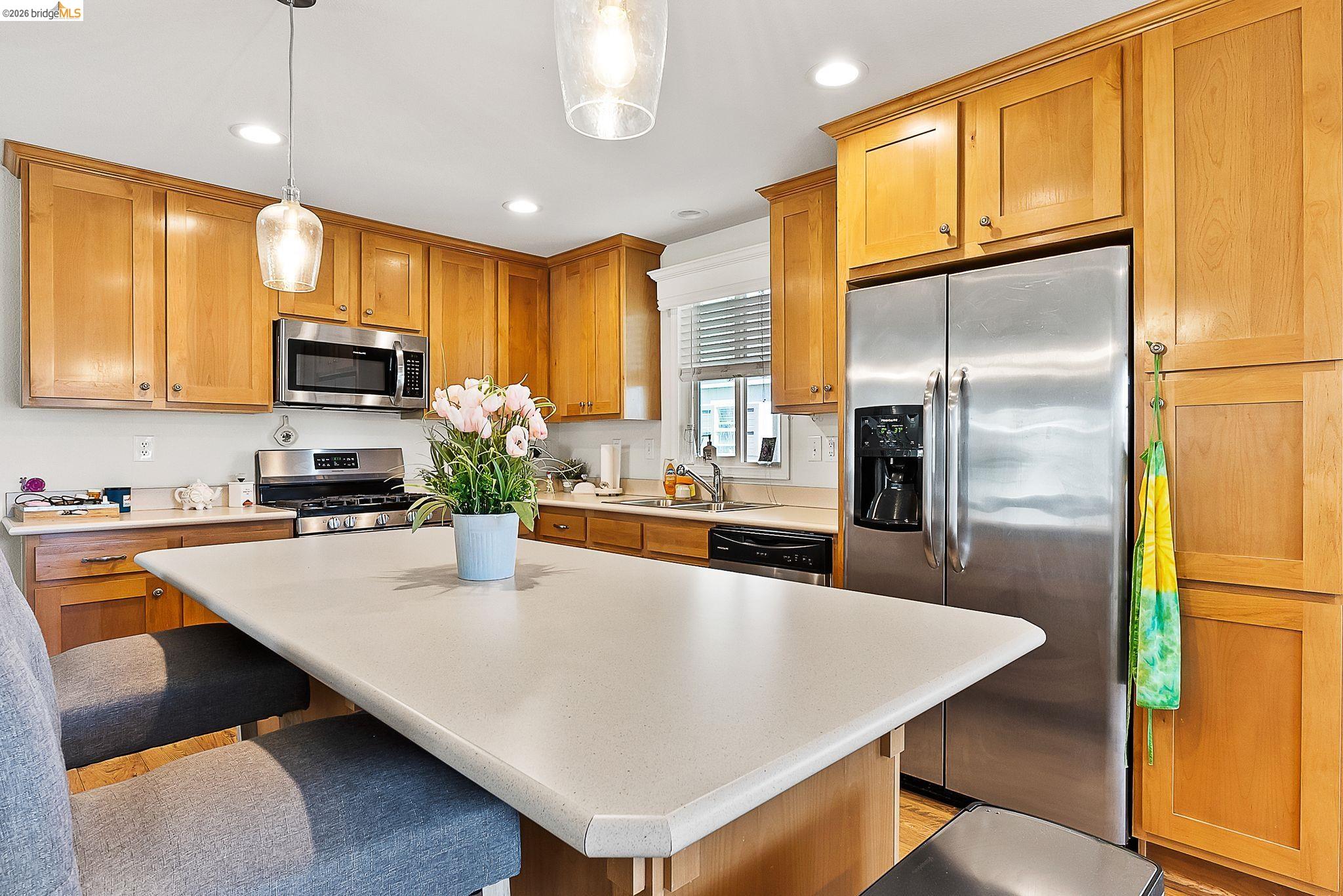 Detail Gallery Image 11 of 37 For 156 Tiki Ln, Pittsburg,  CA 94565 - 3 Beds | 2 Baths