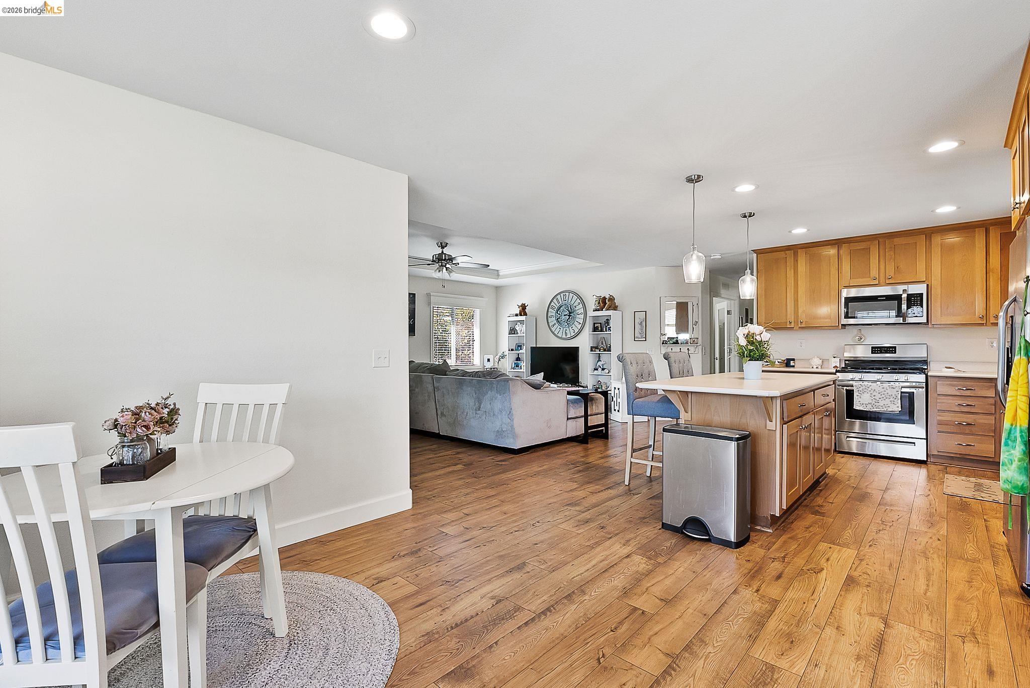 Detail Gallery Image 14 of 37 For 156 Tiki Ln, Pittsburg,  CA 94565 - 3 Beds | 2 Baths