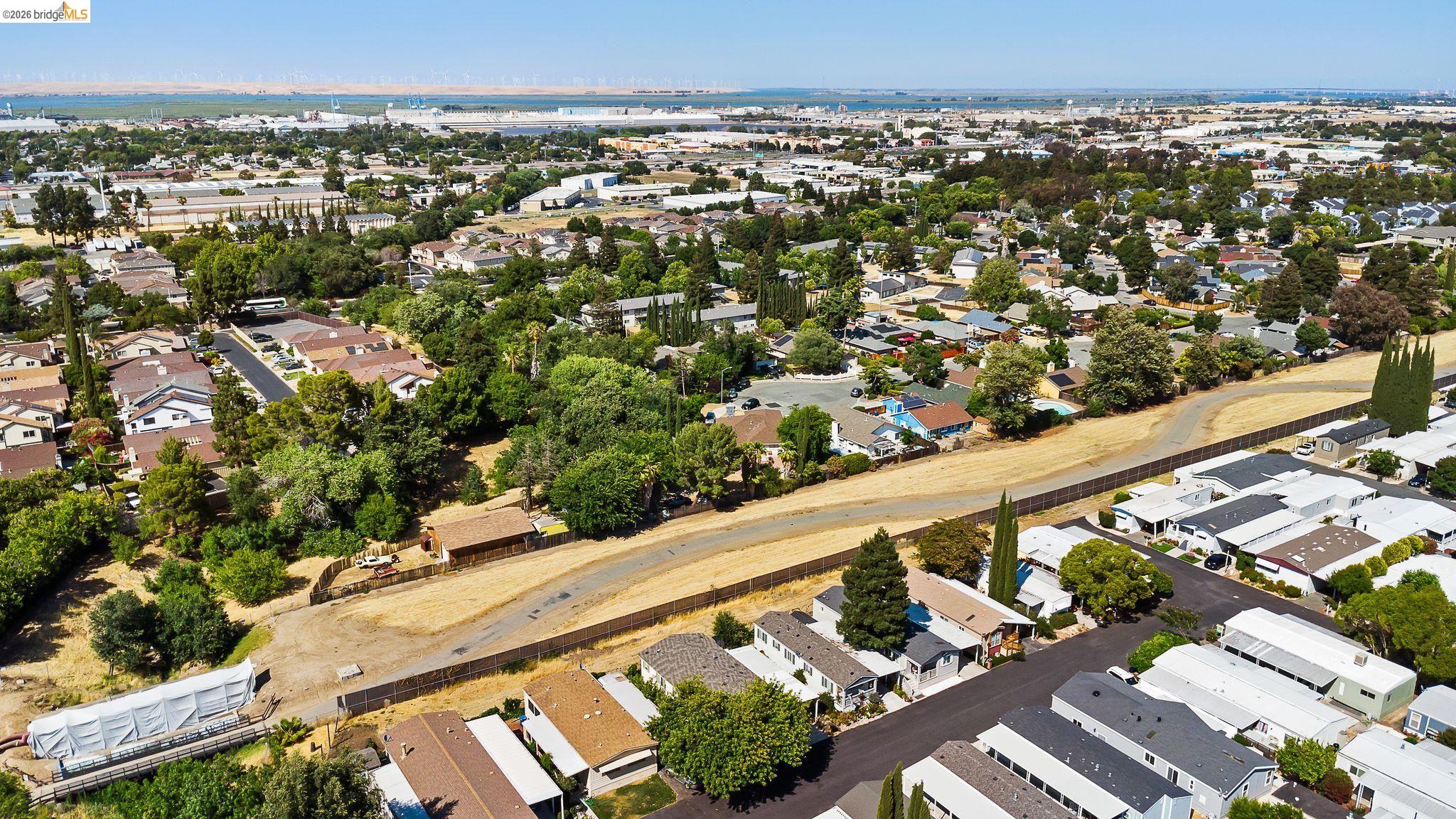 Detail Gallery Image 33 of 37 For 156 Tiki Ln, Pittsburg,  CA 94565 - 3 Beds | 2 Baths