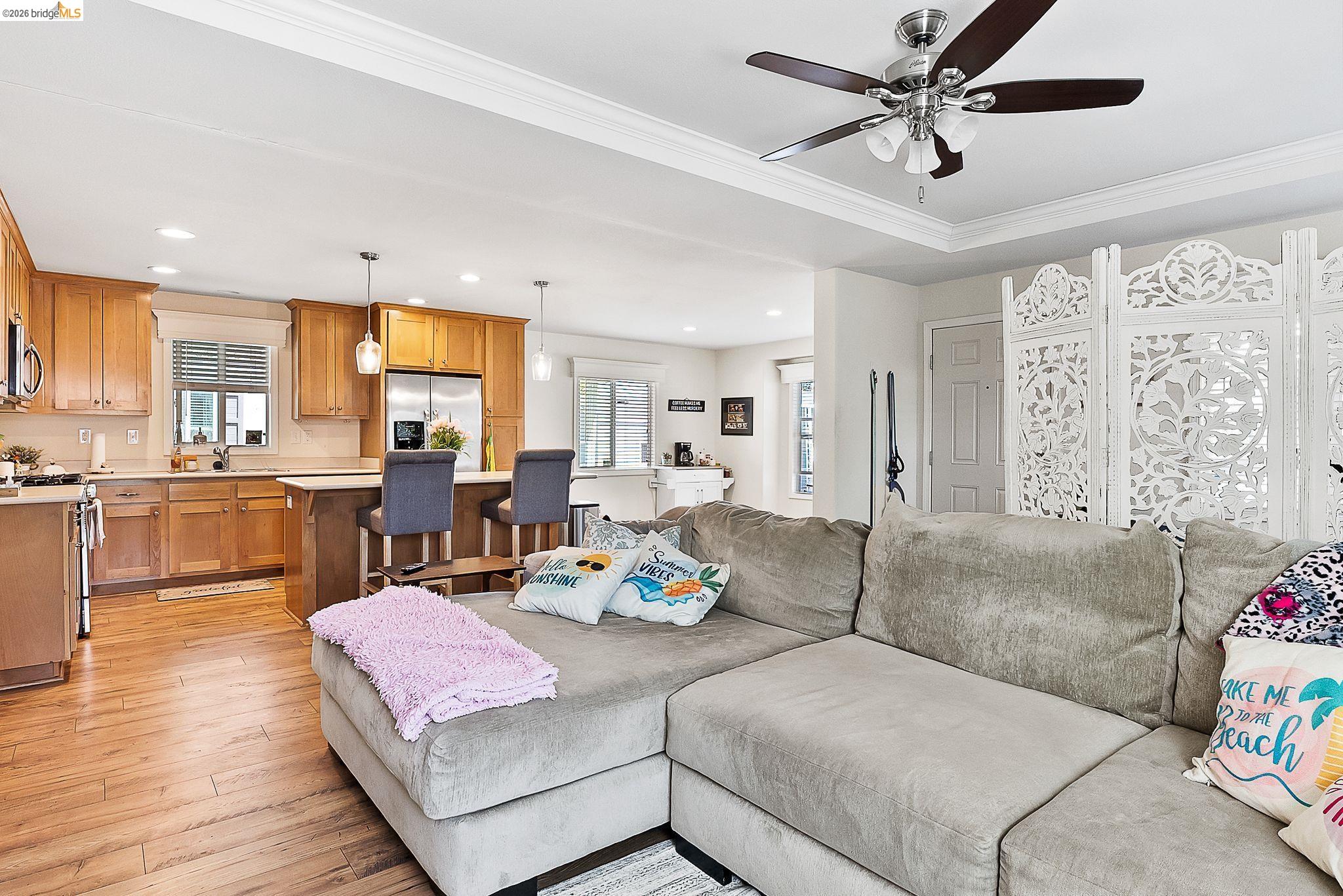 Detail Gallery Image 8 of 37 For 156 Tiki Ln, Pittsburg,  CA 94565 - 3 Beds | 2 Baths