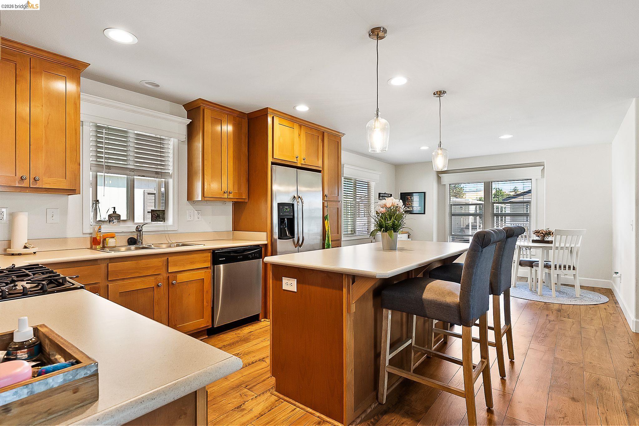 Detail Gallery Image 10 of 37 For 156 Tiki Ln, Pittsburg,  CA 94565 - 3 Beds | 2 Baths