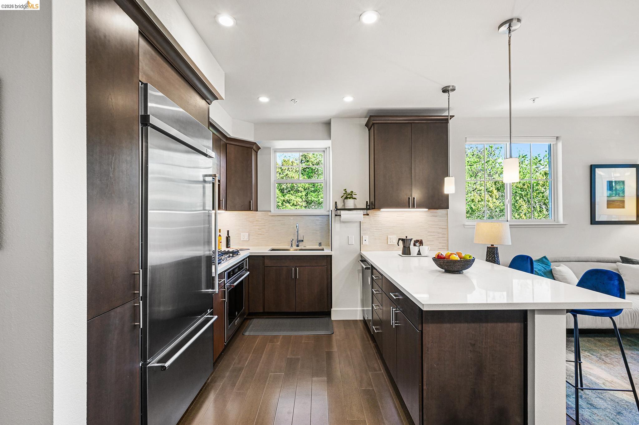 Detail Gallery Image 3 of 41 For 1000 Dewing Ave #409,  Lafayette,  CA 94549 - 2 Beds | 2 Baths