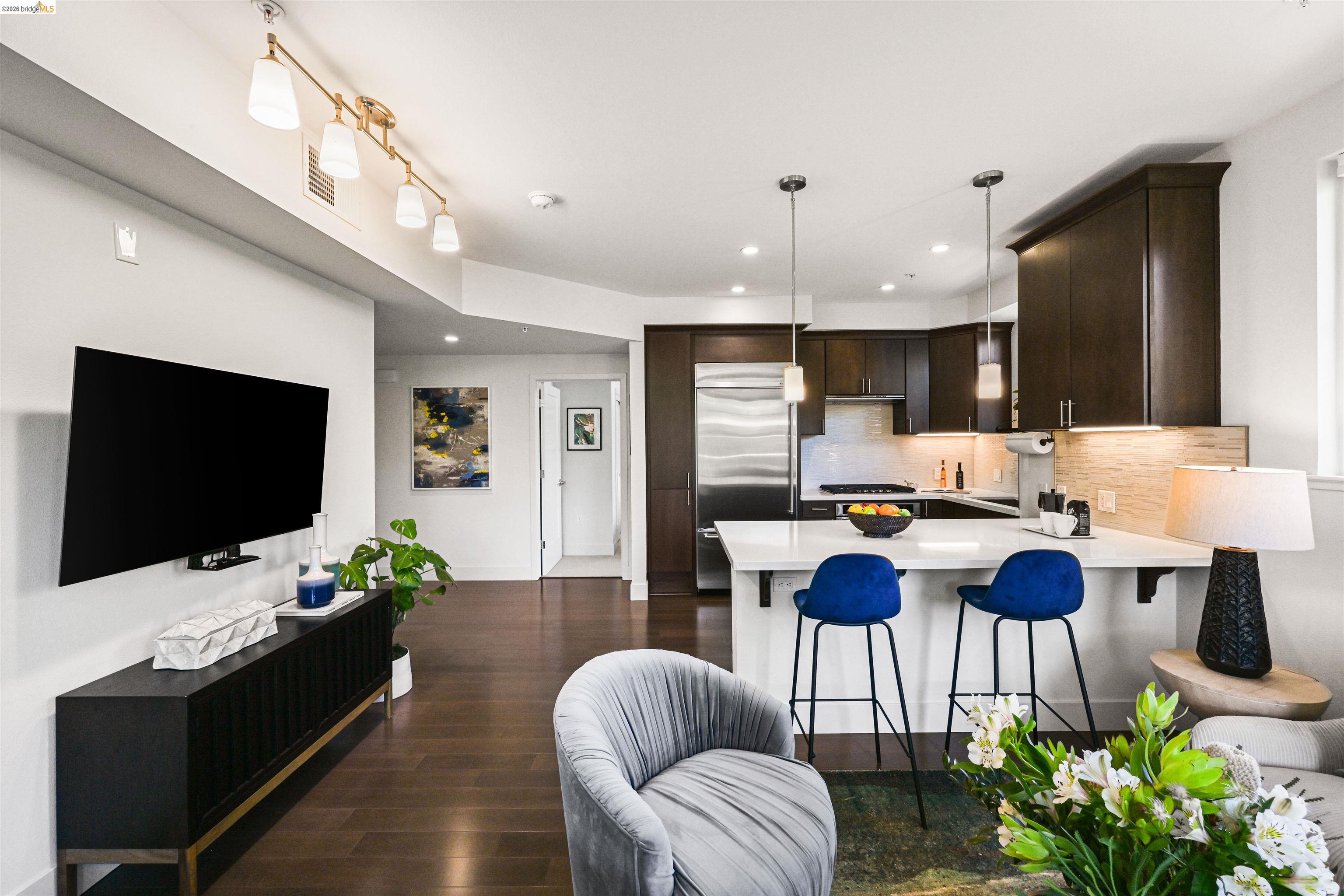 Detail Gallery Image 5 of 41 For 1000 Dewing Ave #409,  Lafayette,  CA 94549 - 2 Beds | 2 Baths