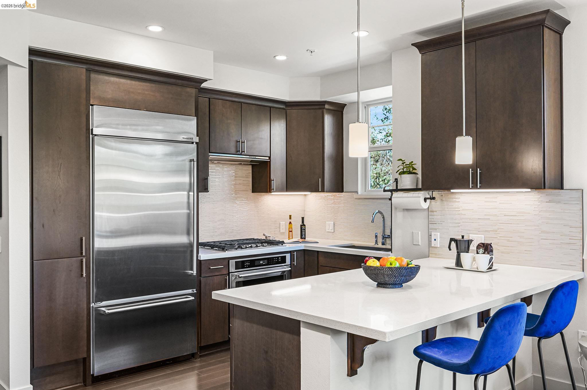 Detail Gallery Image 7 of 41 For 1000 Dewing Ave #409,  Lafayette,  CA 94549 - 2 Beds | 2 Baths