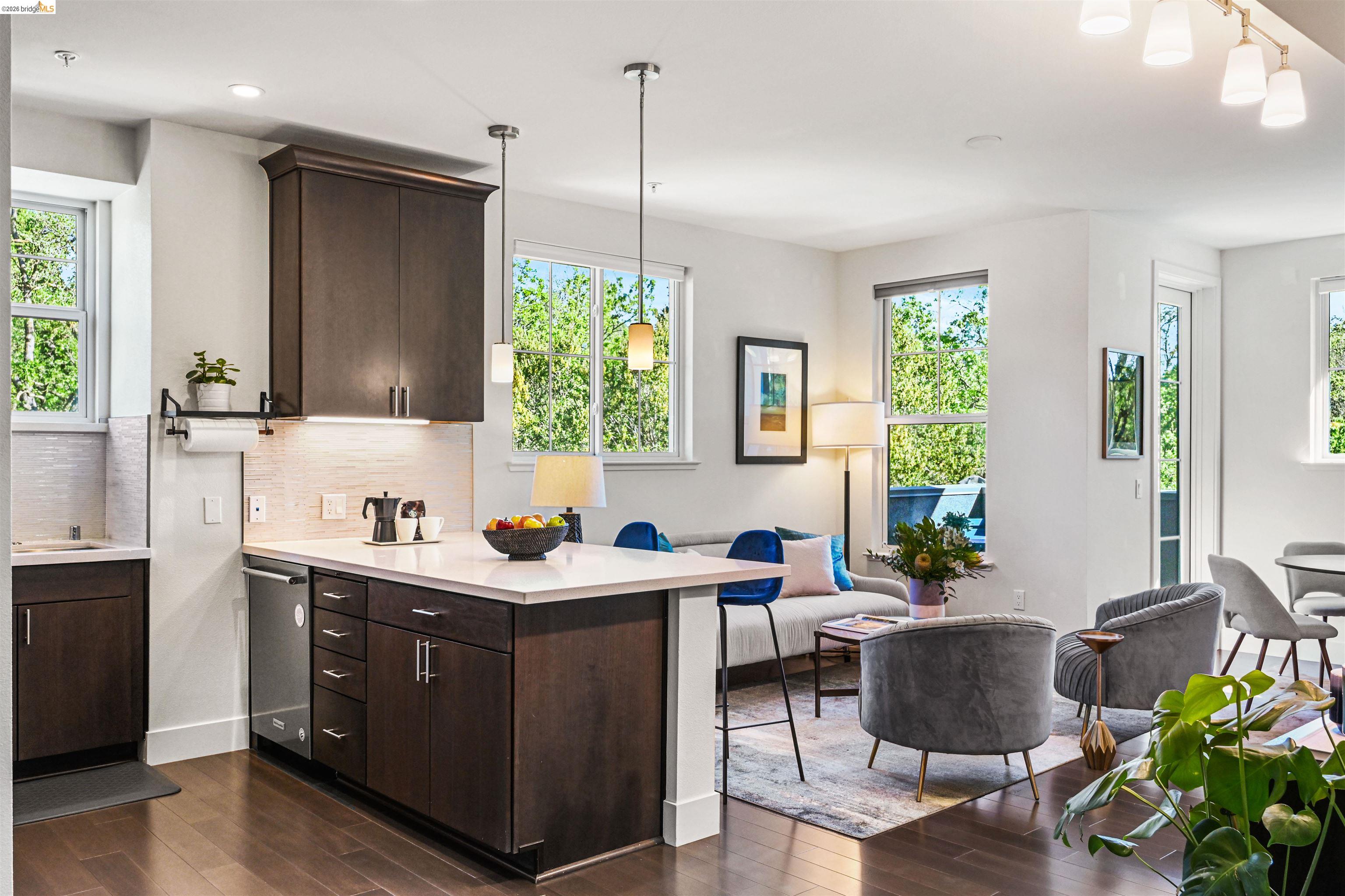 Detail Gallery Image 8 of 41 For 1000 Dewing Ave #409,  Lafayette,  CA 94549 - 2 Beds | 2 Baths