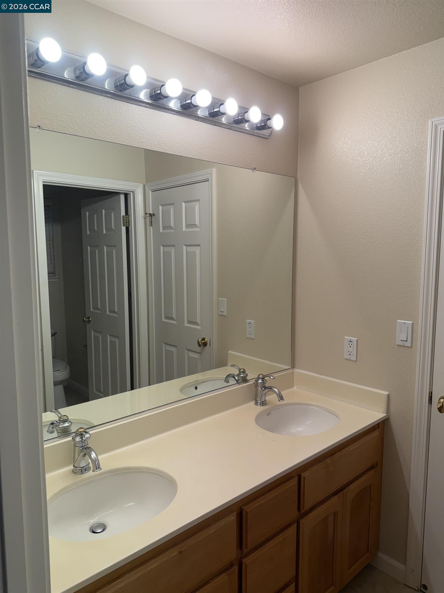 Detail Gallery Image 10 of 21 For 4136 Bandini Ct, Dublin,  CA 94568 - 3 Beds | 2/1 Baths