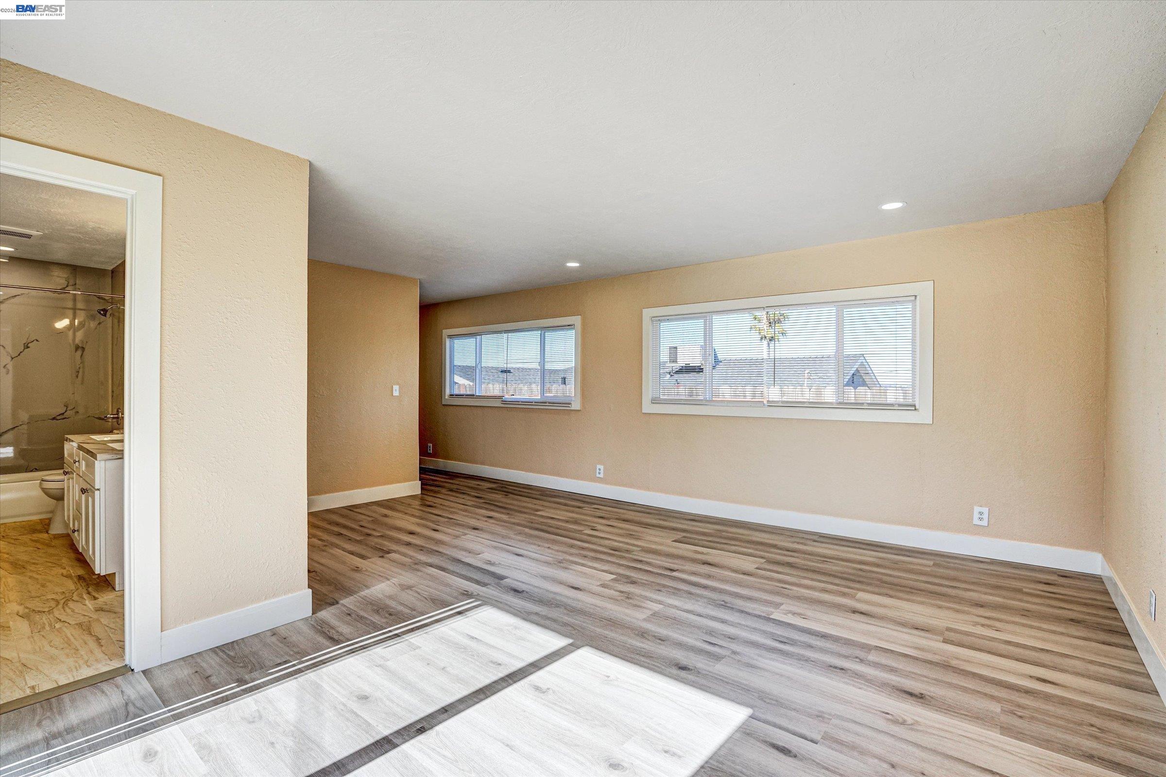 Detail Gallery Image 12 of 32 For 452 Wilshire Avenue, Vallejo,  CA 94591 - 4 Beds | 3 Baths