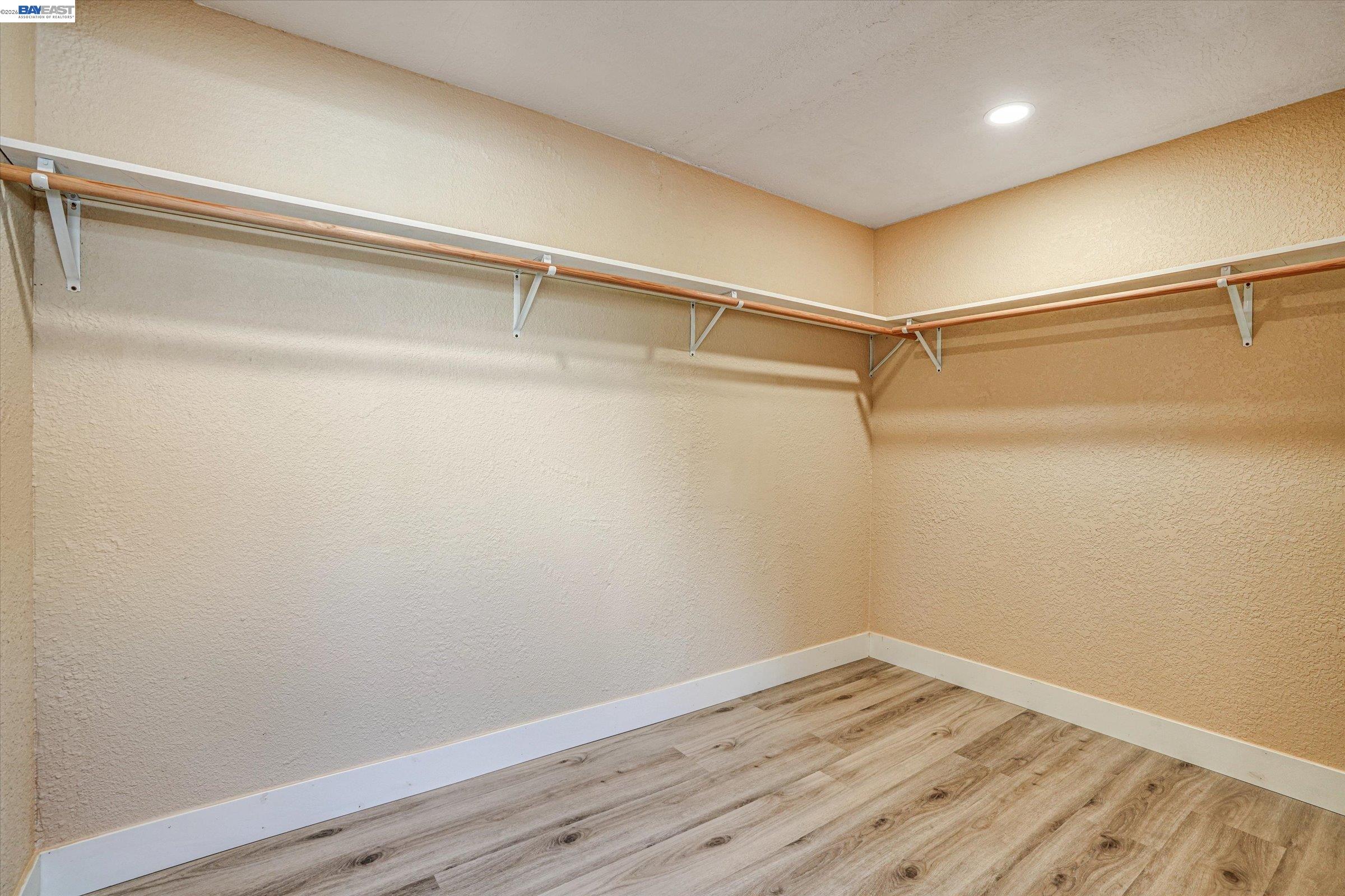 Detail Gallery Image 14 of 32 For 452 Wilshire Avenue, Vallejo,  CA 94591 - 4 Beds | 3 Baths