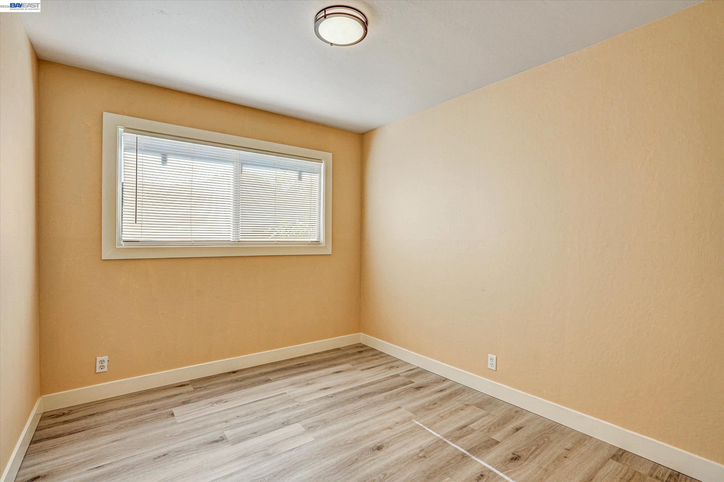 Detail Gallery Image 16 of 32 For 452 Wilshire Avenue, Vallejo,  CA 94591 - 4 Beds | 3 Baths