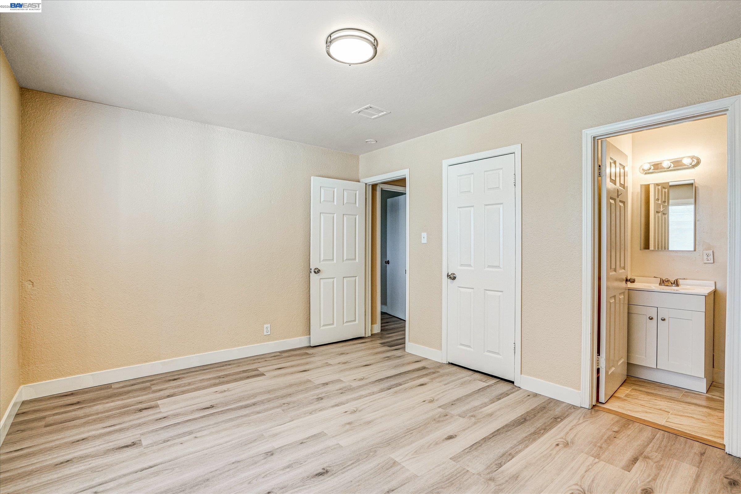 Detail Gallery Image 22 of 32 For 452 Wilshire Avenue, Vallejo,  CA 94591 - 4 Beds | 3 Baths