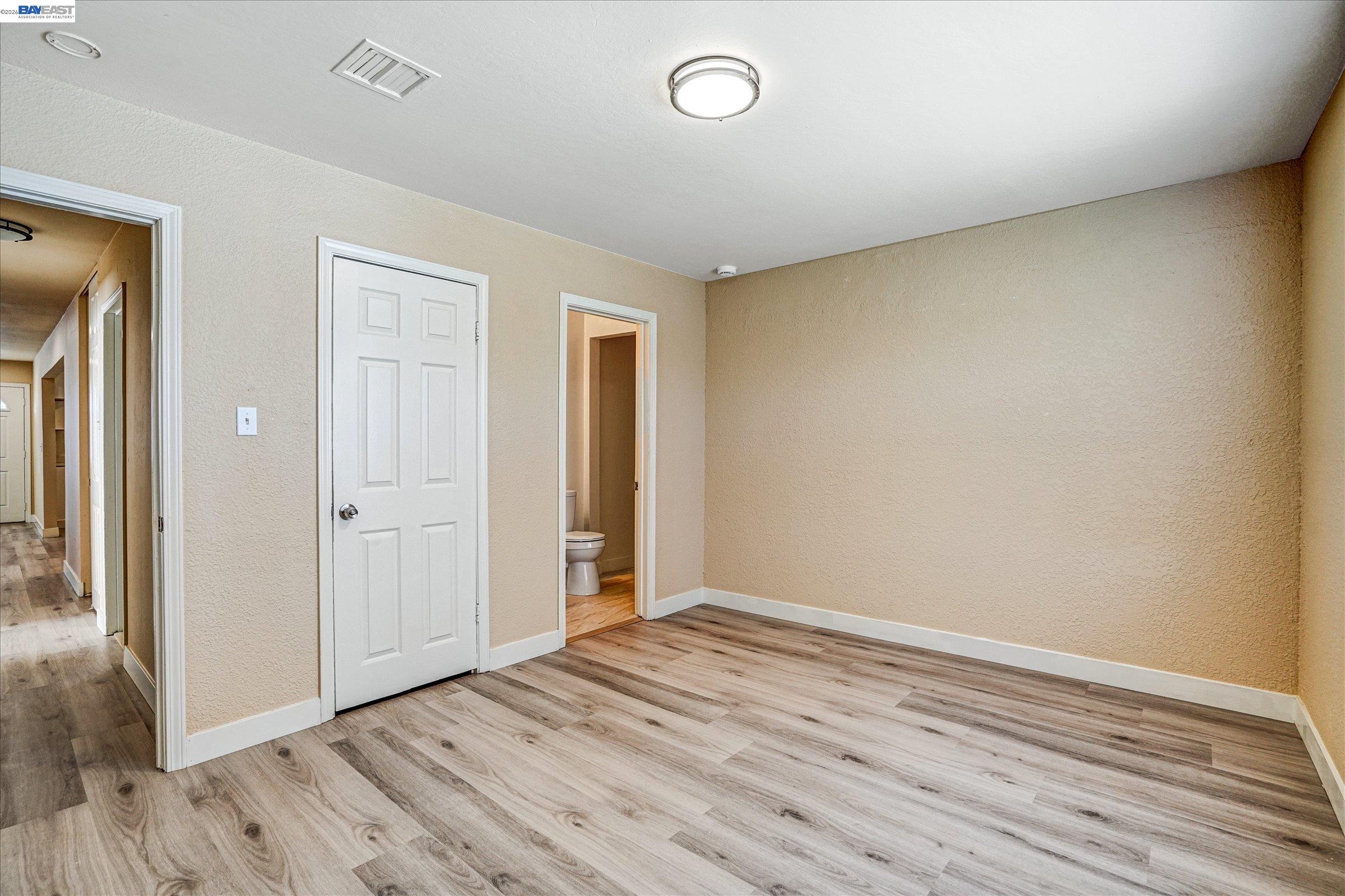 Detail Gallery Image 23 of 32 For 452 Wilshire Avenue, Vallejo,  CA 94591 - 4 Beds | 3 Baths