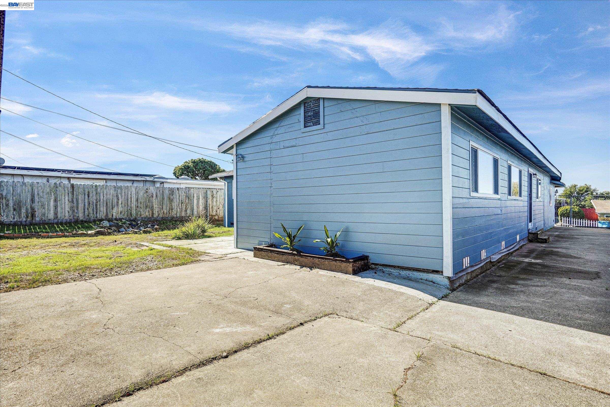 Detail Gallery Image 27 of 32 For 452 Wilshire Avenue, Vallejo,  CA 94591 - 4 Beds | 3 Baths