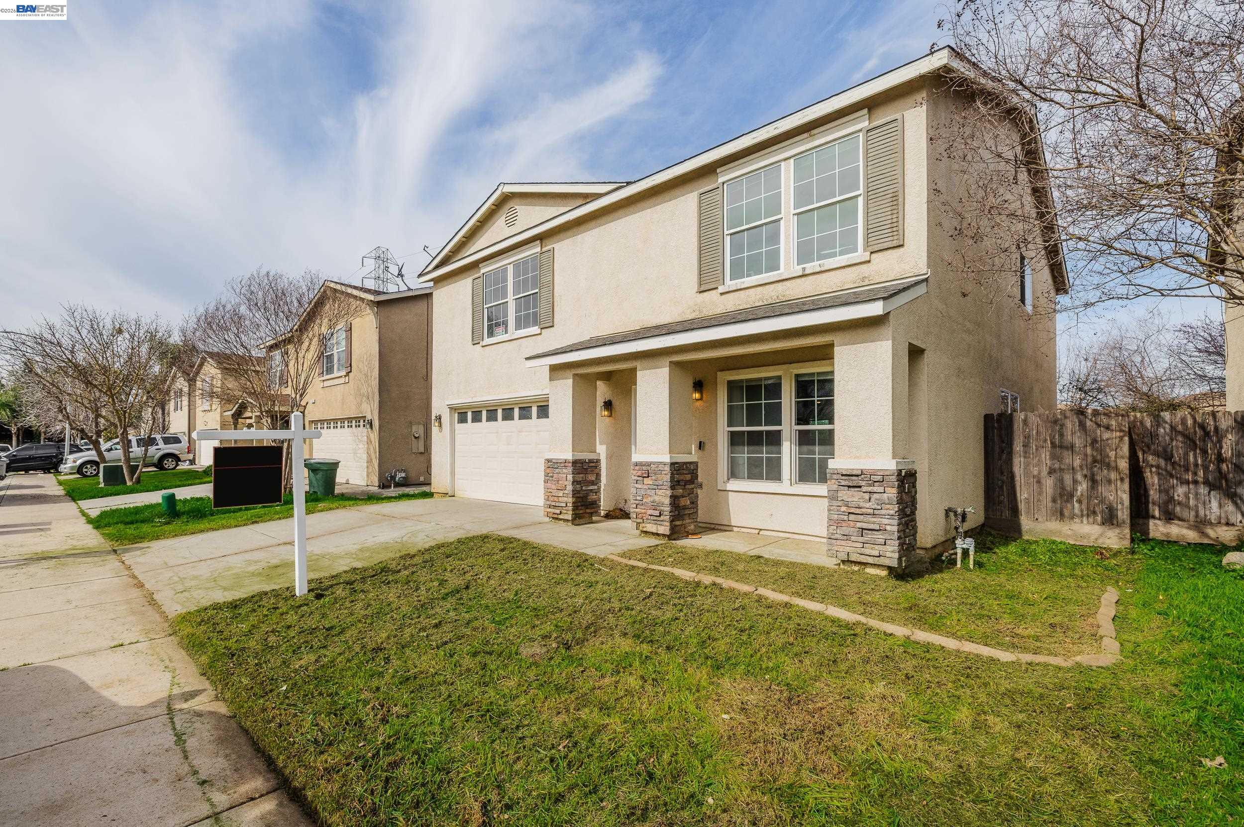 Detail Gallery Image 2 of 34 For 1255 Day Light Dr, Merced,  CA 95348 - 4 Beds | 2/1 Baths