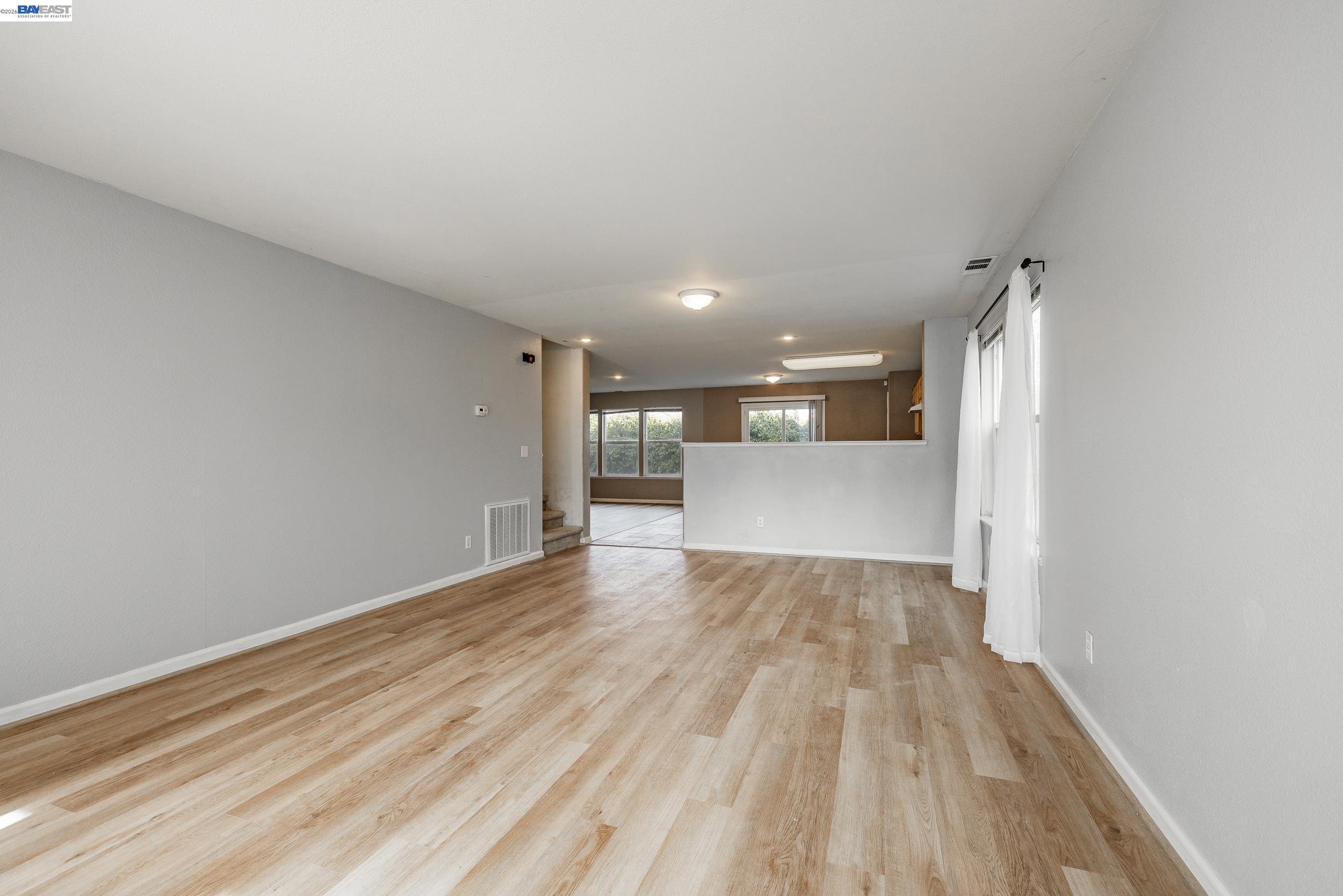 Detail Gallery Image 5 of 34 For 1255 Day Light Dr, Merced,  CA 95348 - 4 Beds | 2/1 Baths