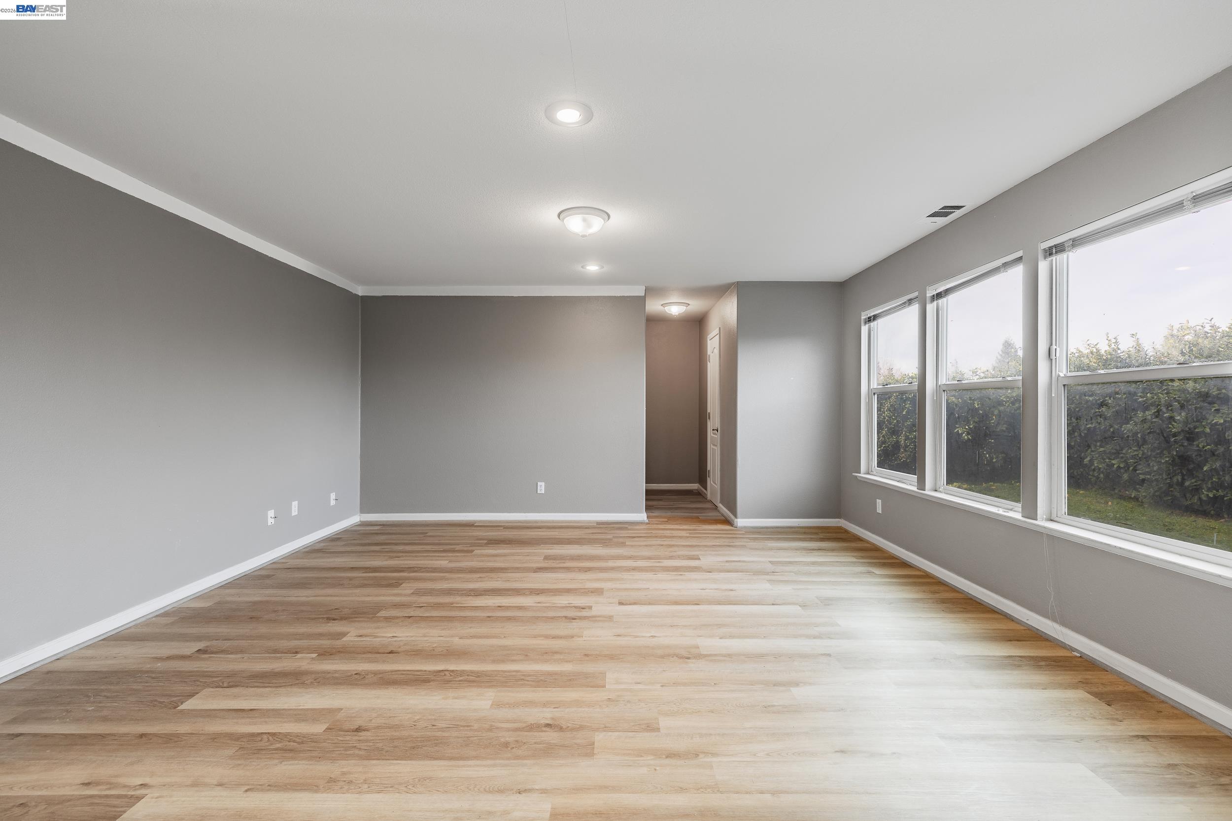 Detail Gallery Image 10 of 34 For 1255 Day Light Dr, Merced,  CA 95348 - 4 Beds | 2/1 Baths