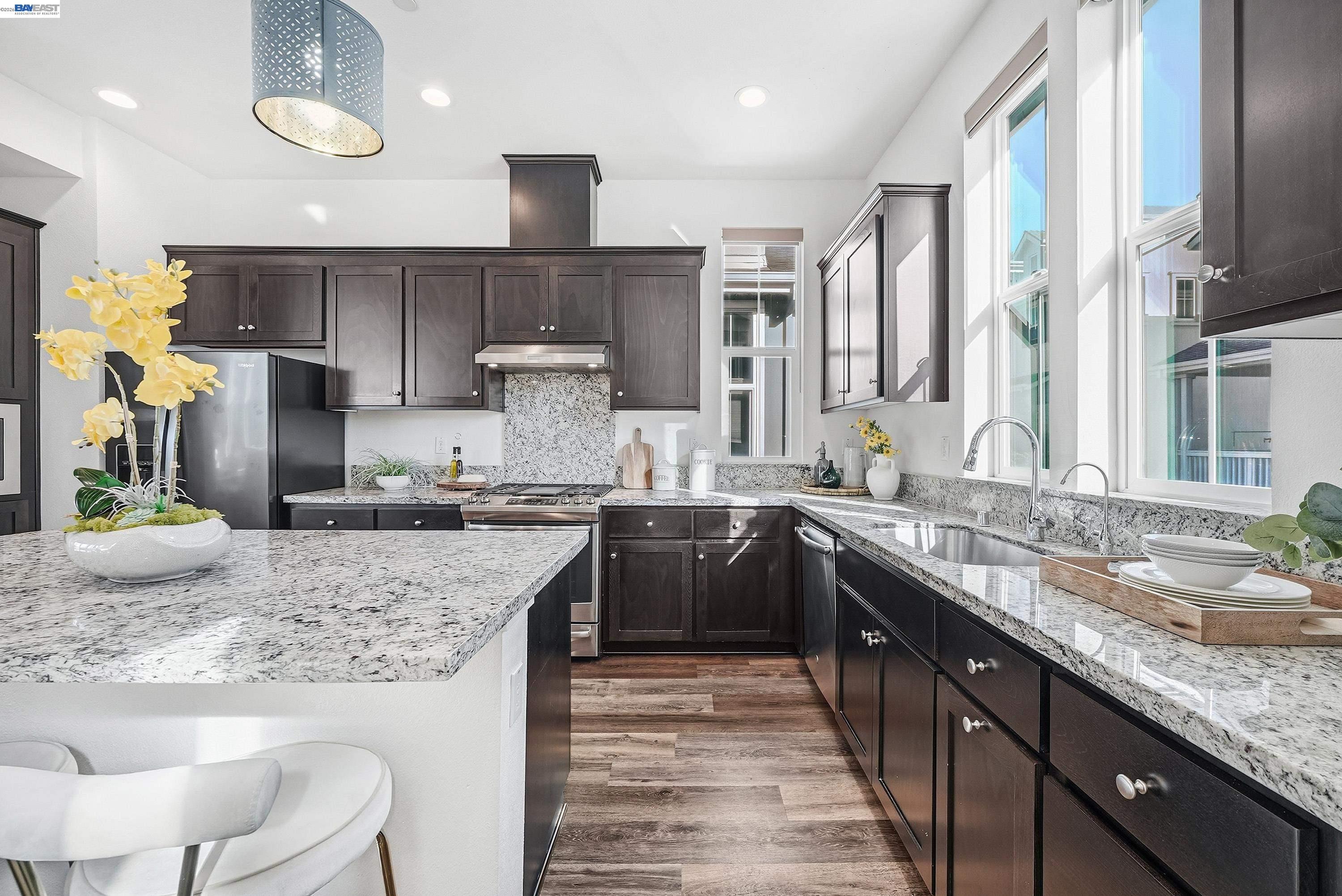 Detail Gallery Image 12 of 46 For 37645 Bay Crest Rd, Newark,  CA 94560 - 4 Beds | 3/1 Baths