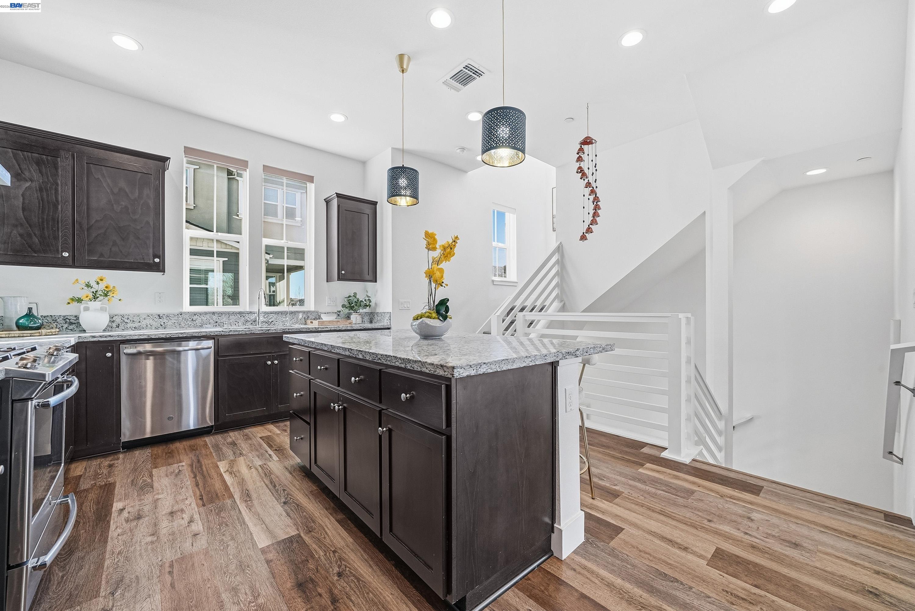 Detail Gallery Image 10 of 46 For 37645 Bay Crest Rd, Newark,  CA 94560 - 4 Beds | 3/1 Baths