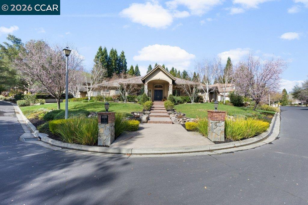 Detail Gallery Image 4 of 57 For 20 Timberview Ct, Danville,  CA 94506 - 4 Beds | 3 Baths