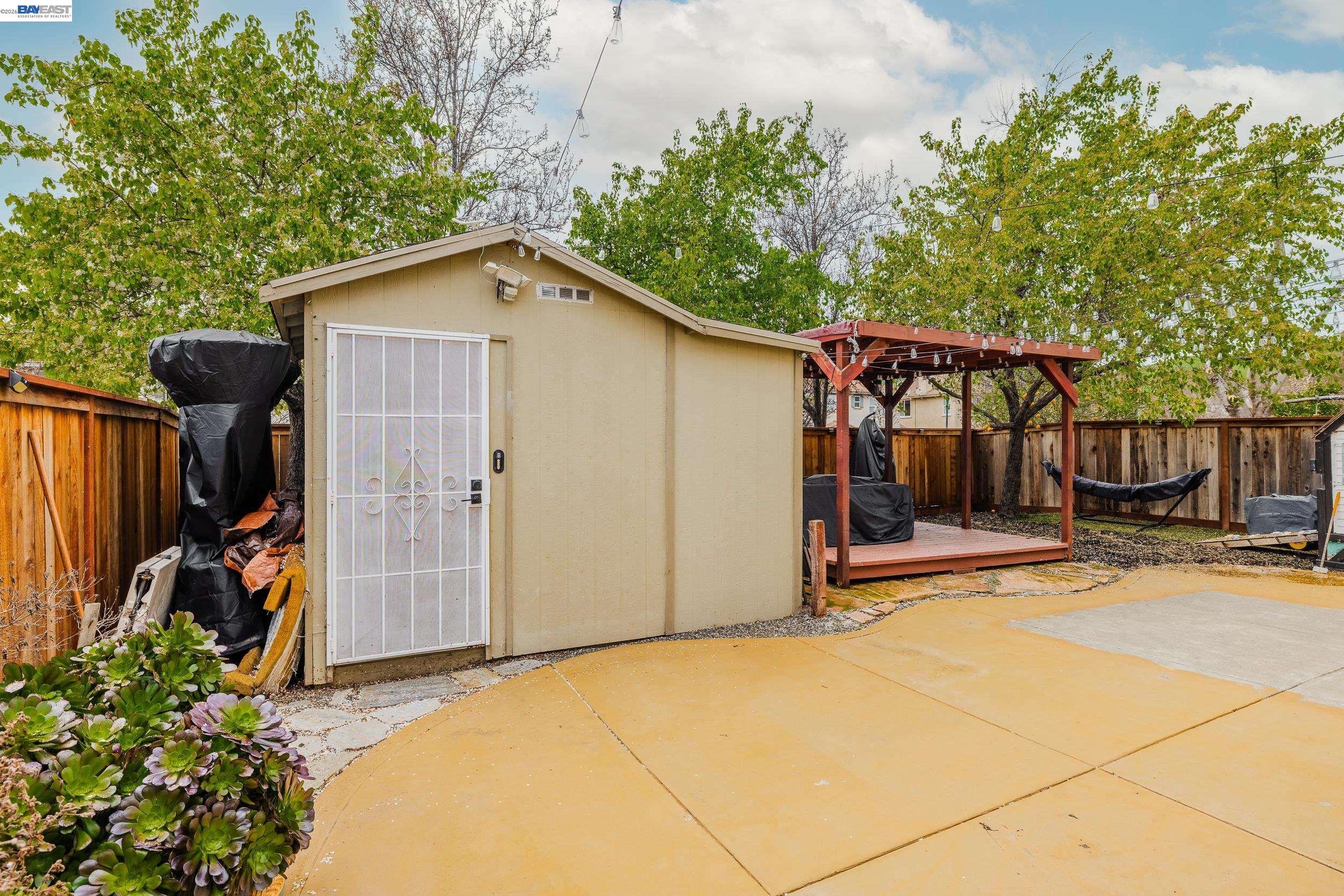 Detail Gallery Image 12 of 39 For 2541 Rowe Dr, Fairfield,  CA 94533 - 5 Beds | 3 Baths