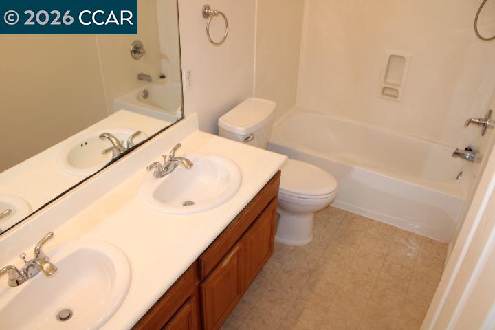 Detail Gallery Image 21 of 26 For 524 Rosewood Ln, Hercules,  CA 94547 - 4 Beds | 3 Baths