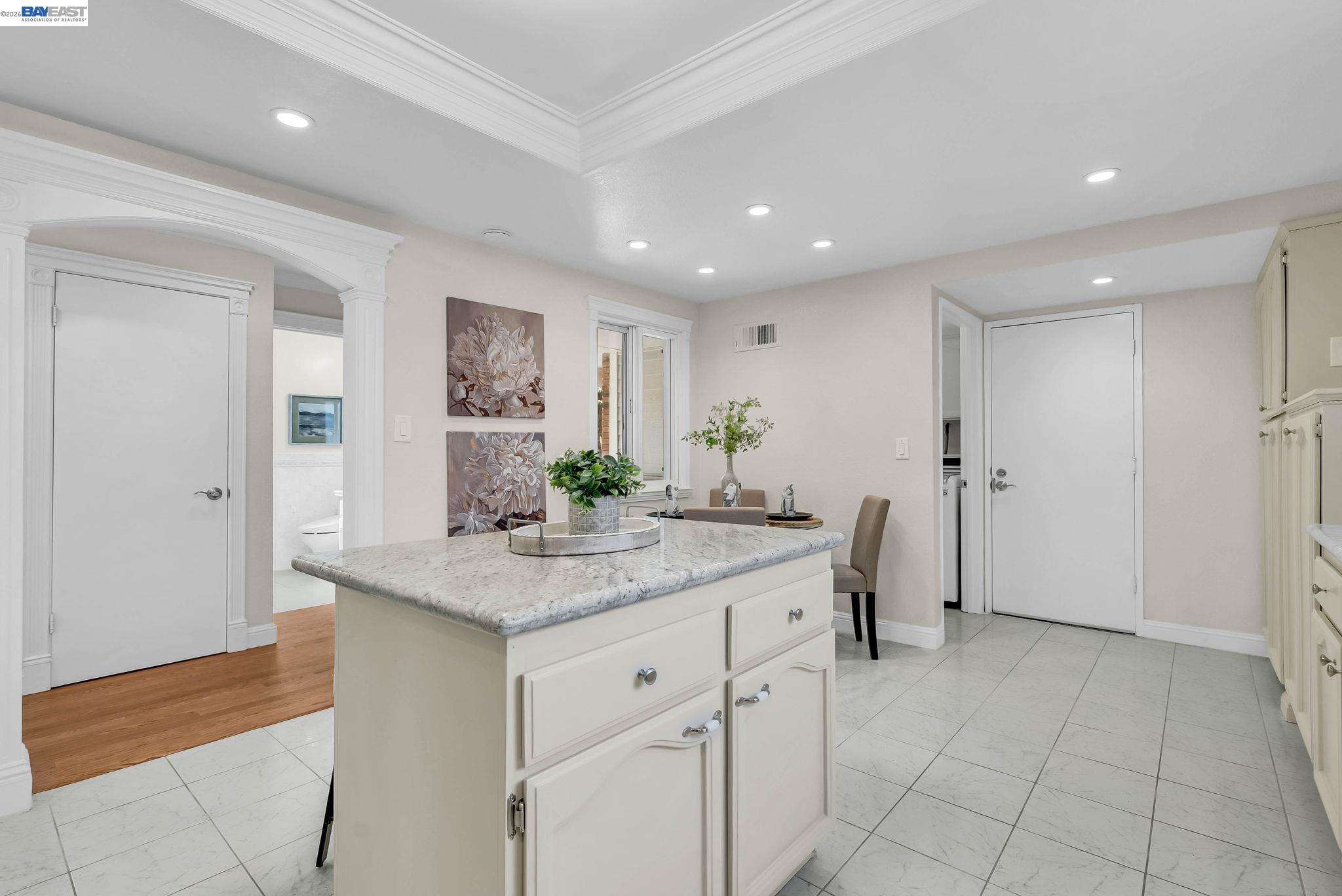 Detail Gallery Image 13 of 60 For 39478 Zacate Ave, Fremont,  CA 94539 - 5 Beds | 2/1 Baths