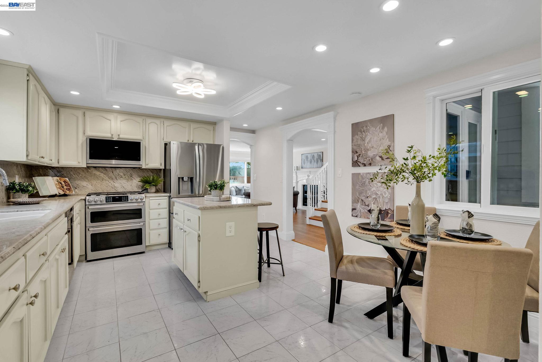 Detail Gallery Image 14 of 60 For 39478 Zacate Ave, Fremont,  CA 94539 - 5 Beds | 2/1 Baths