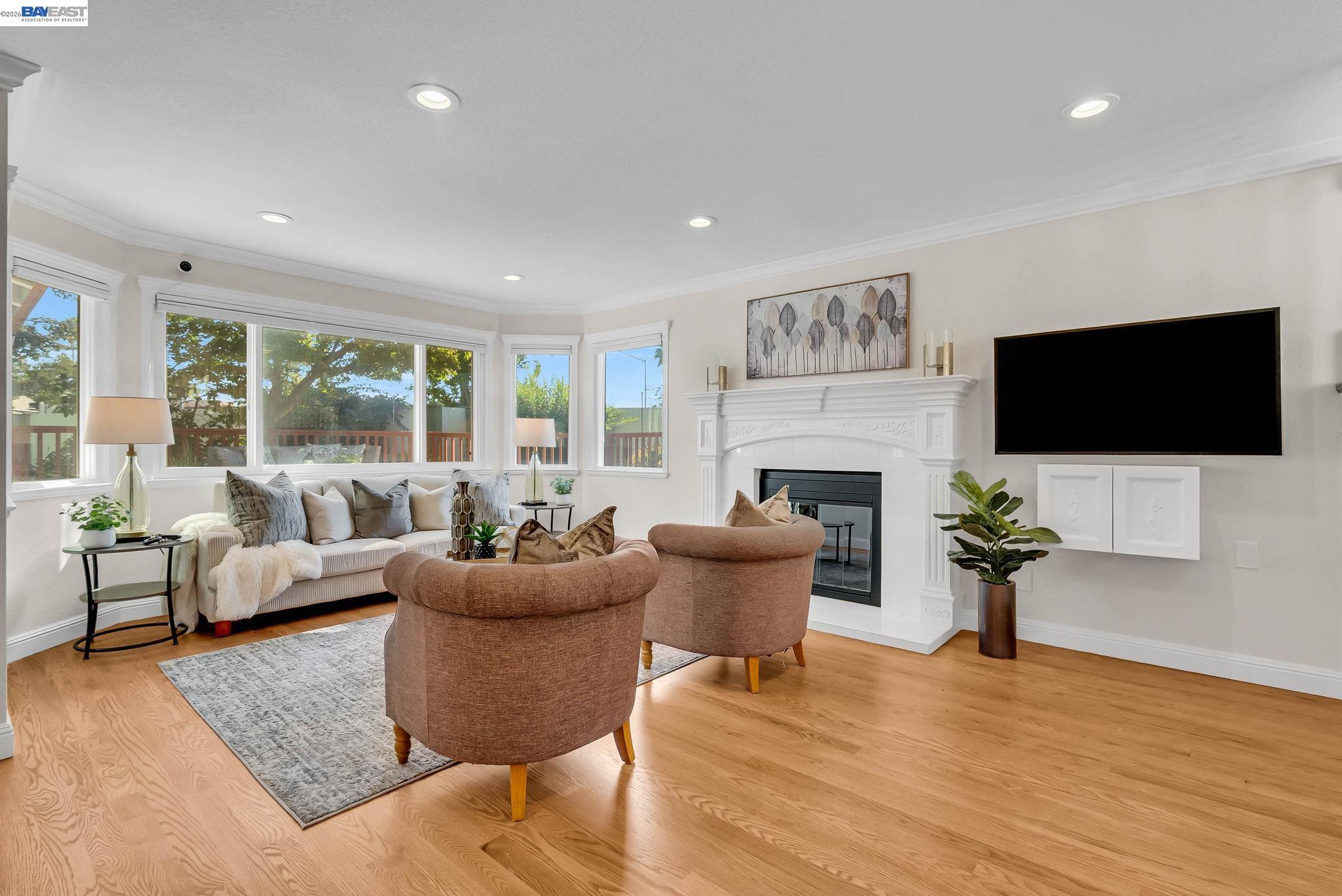 Detail Gallery Image 5 of 60 For 39478 Zacate Ave, Fremont,  CA 94539 - 5 Beds | 2/1 Baths