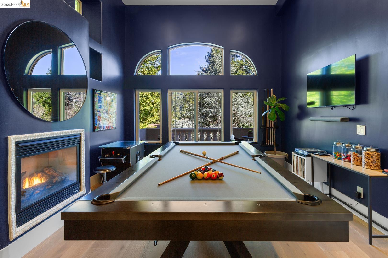 Detail Gallery Image 19 of 60 For 6839 Sherwick Dr, Berkeley,  CA 94705-1744 - 4 Beds | 3/1 Baths