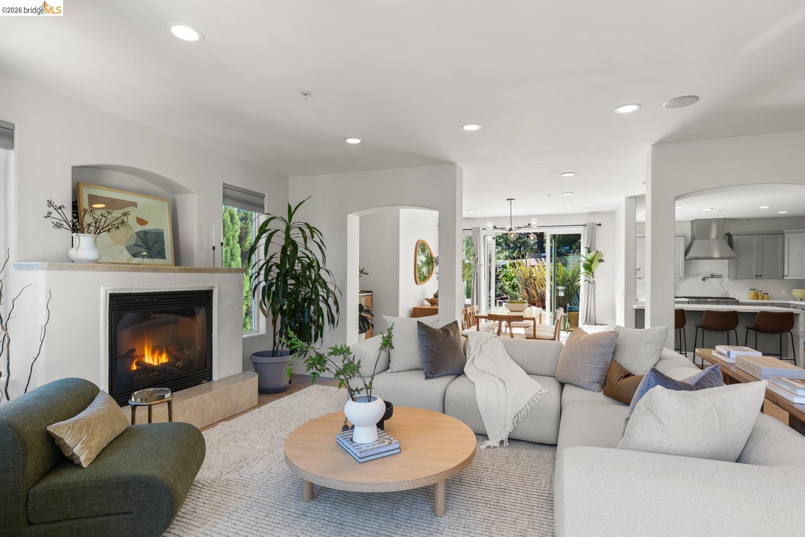 Detail Gallery Image 20 of 60 For 6839 Sherwick Dr, Berkeley,  CA 94705-1744 - 4 Beds | 3/1 Baths