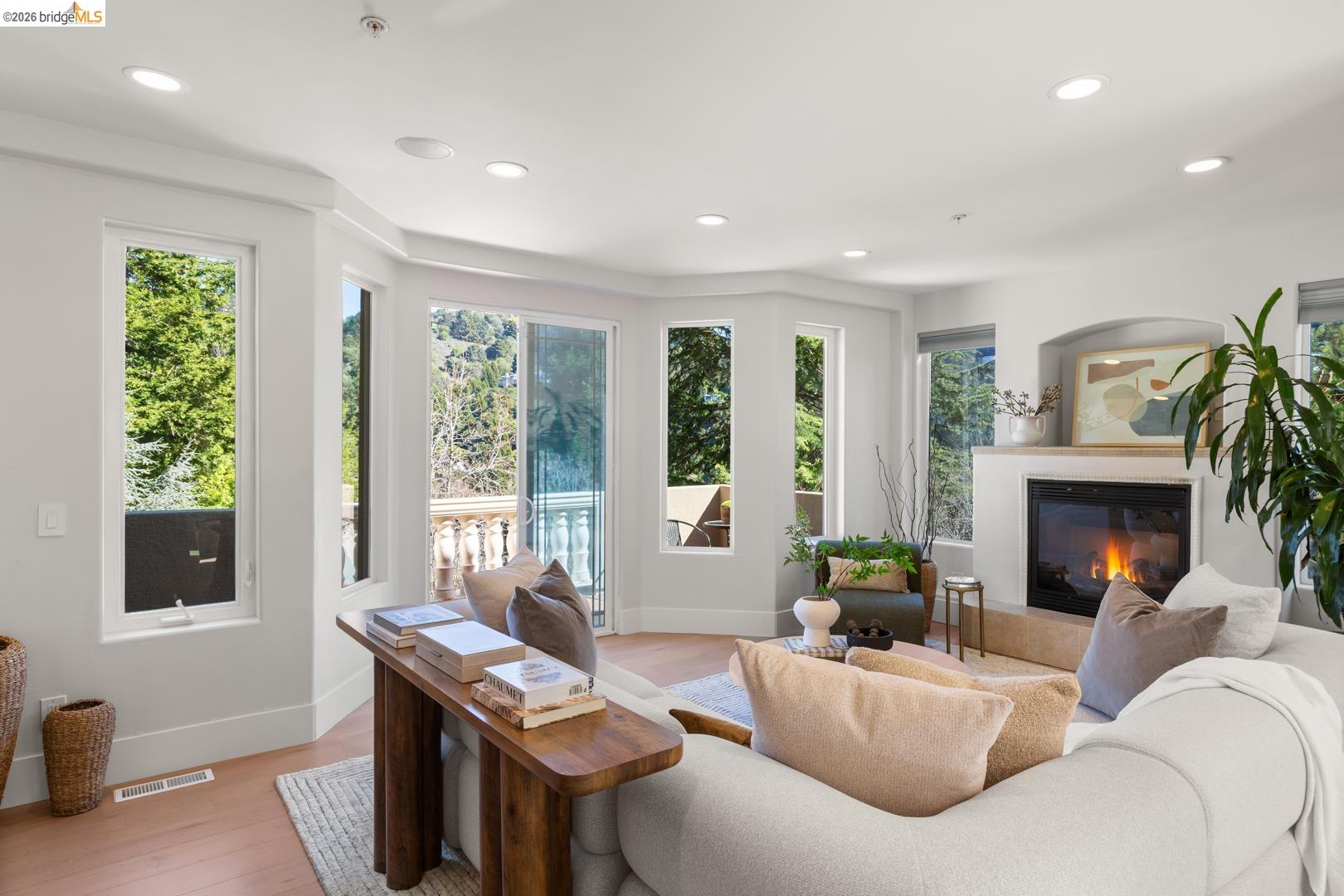 Detail Gallery Image 22 of 60 For 6839 Sherwick Dr, Berkeley,  CA 94705-1744 - 4 Beds | 3/1 Baths
