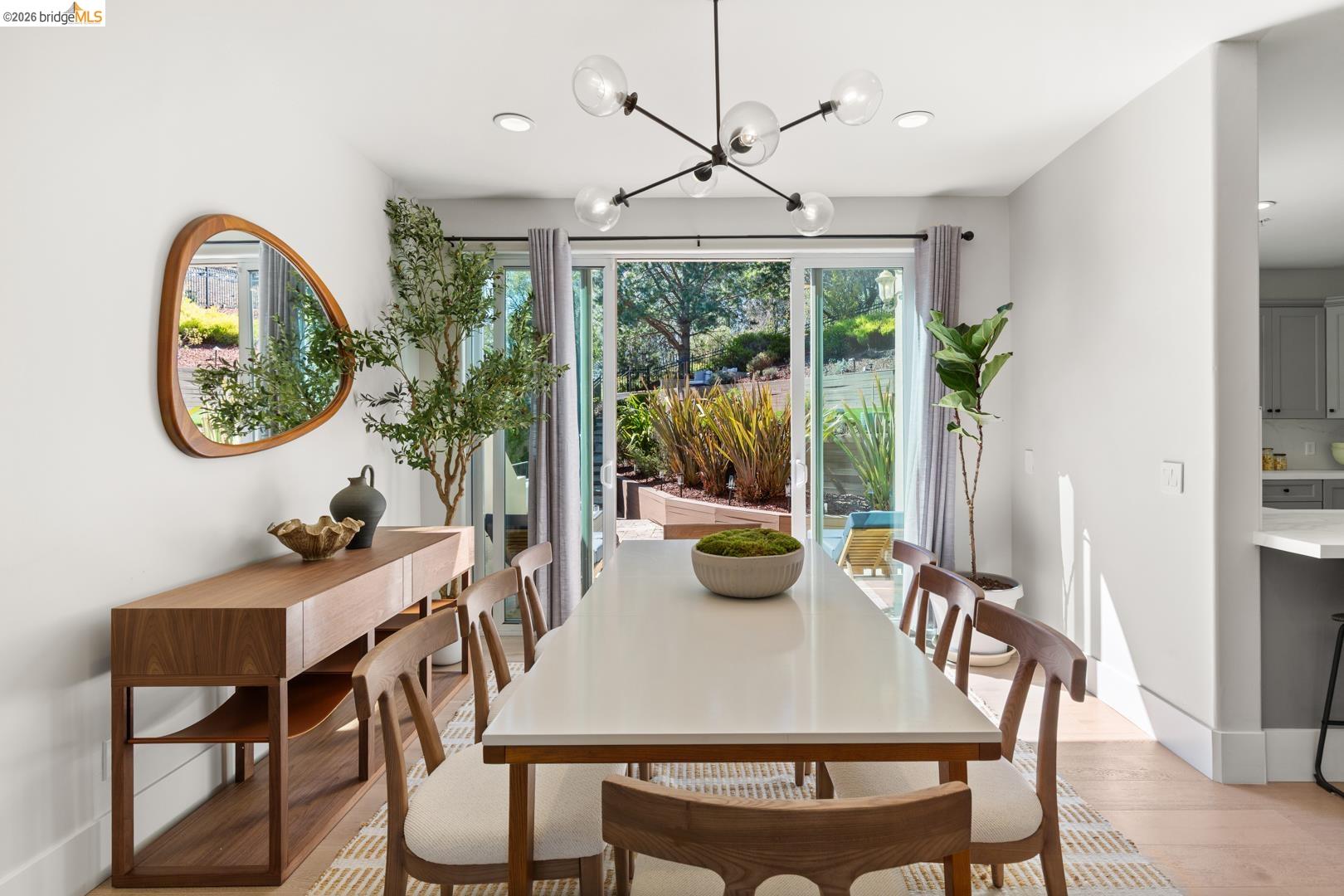 Detail Gallery Image 24 of 60 For 6839 Sherwick Dr, Berkeley,  CA 94705-1744 - 4 Beds | 3/1 Baths