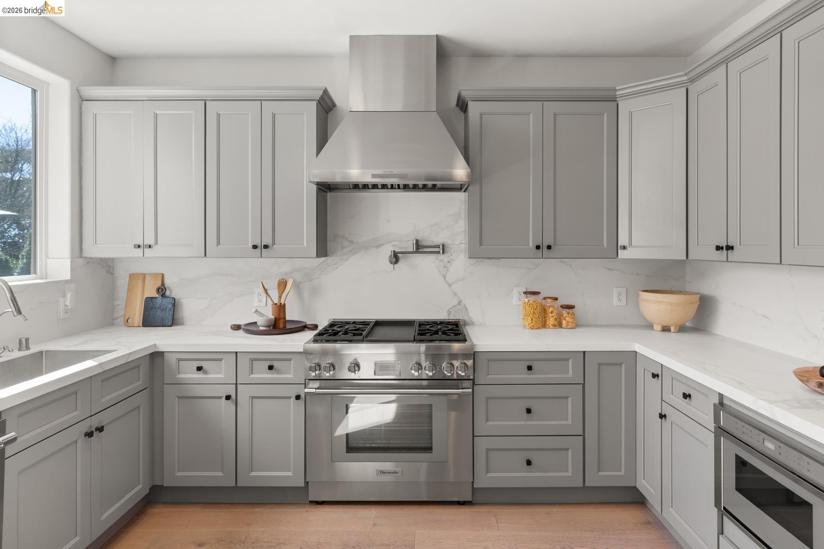 Detail Gallery Image 27 of 60 For 6839 Sherwick Dr, Berkeley,  CA 94705-1744 - 4 Beds | 3/1 Baths