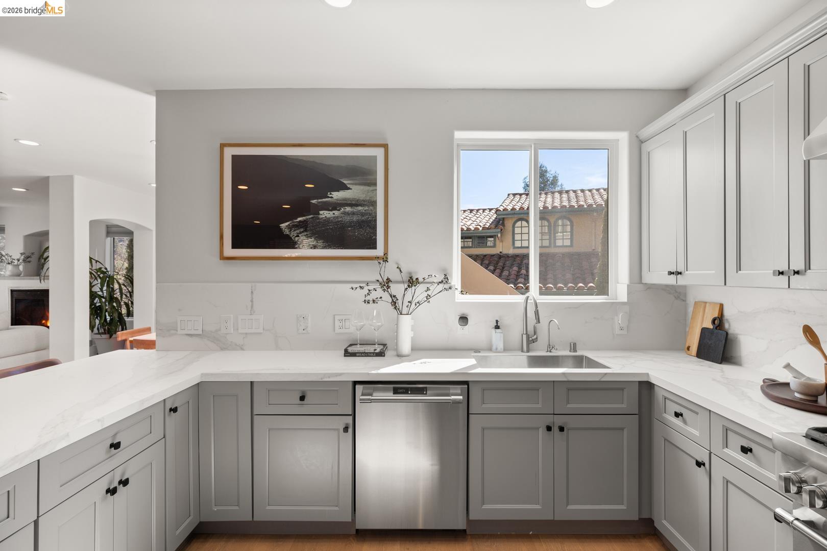 Detail Gallery Image 28 of 60 For 6839 Sherwick Dr, Berkeley,  CA 94705-1744 - 4 Beds | 3/1 Baths